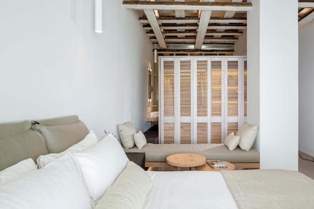 Suite with Views