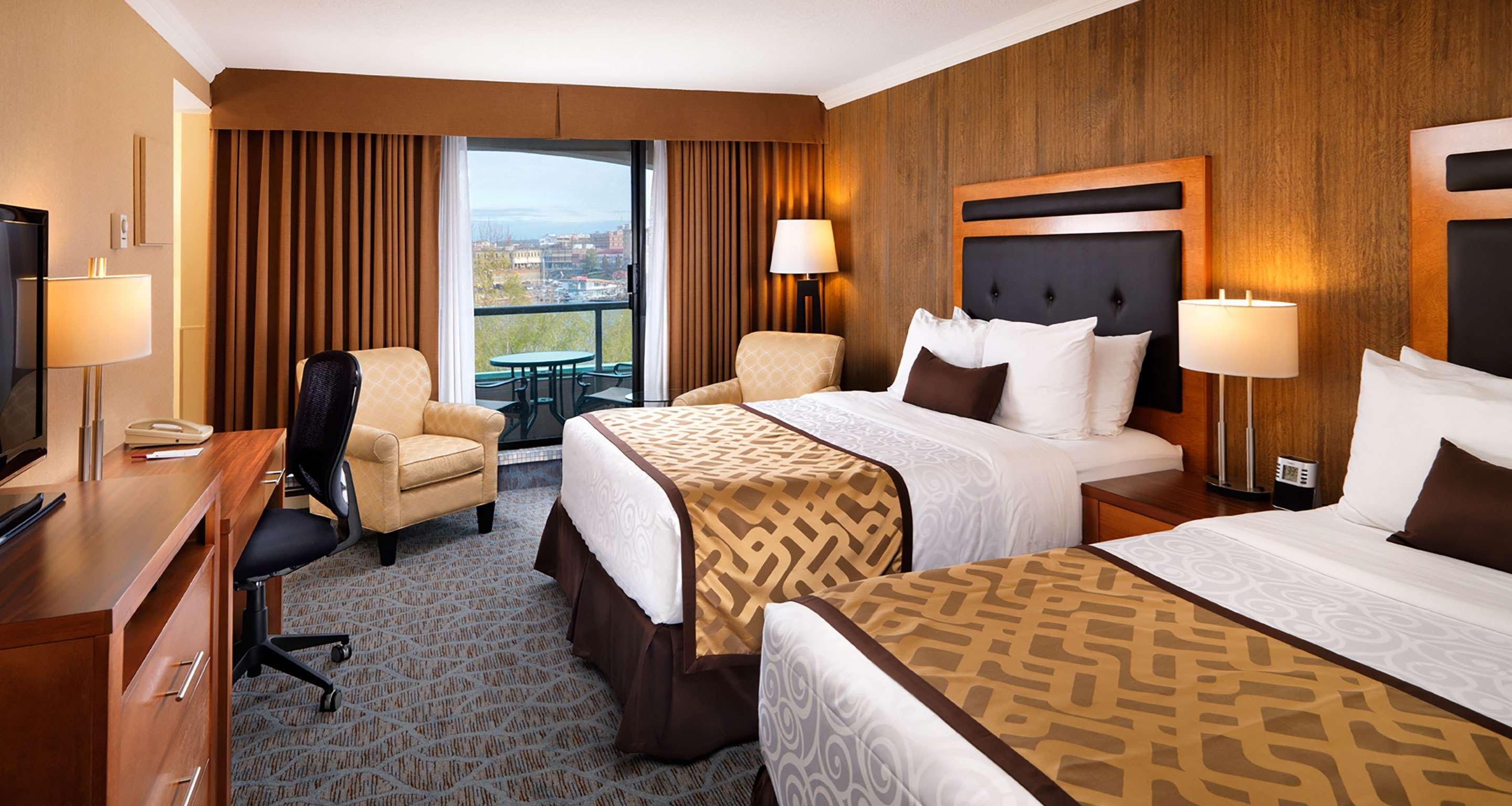 Quadruple Two Queen Beds