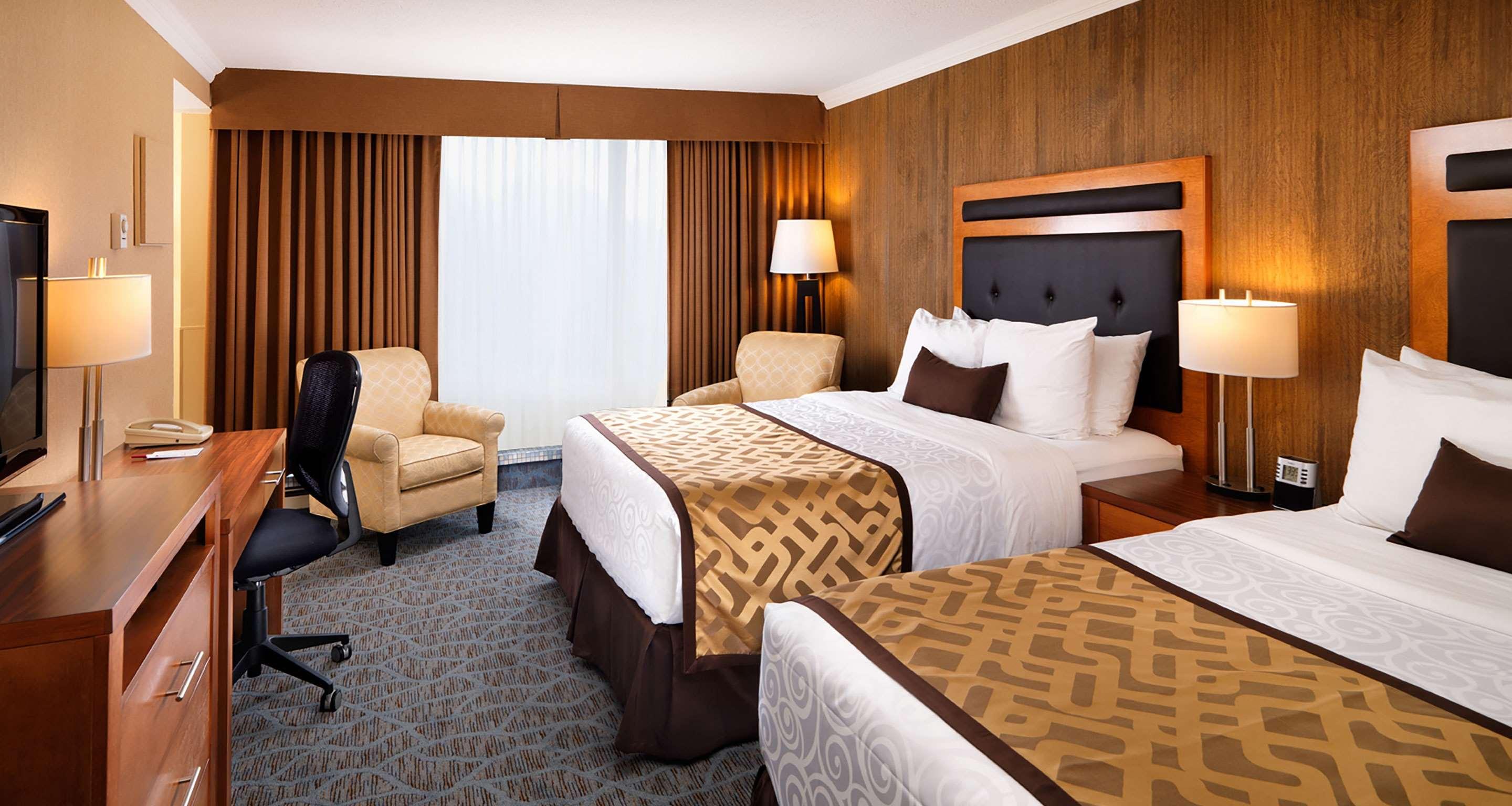 Quadruple Two Queen Beds