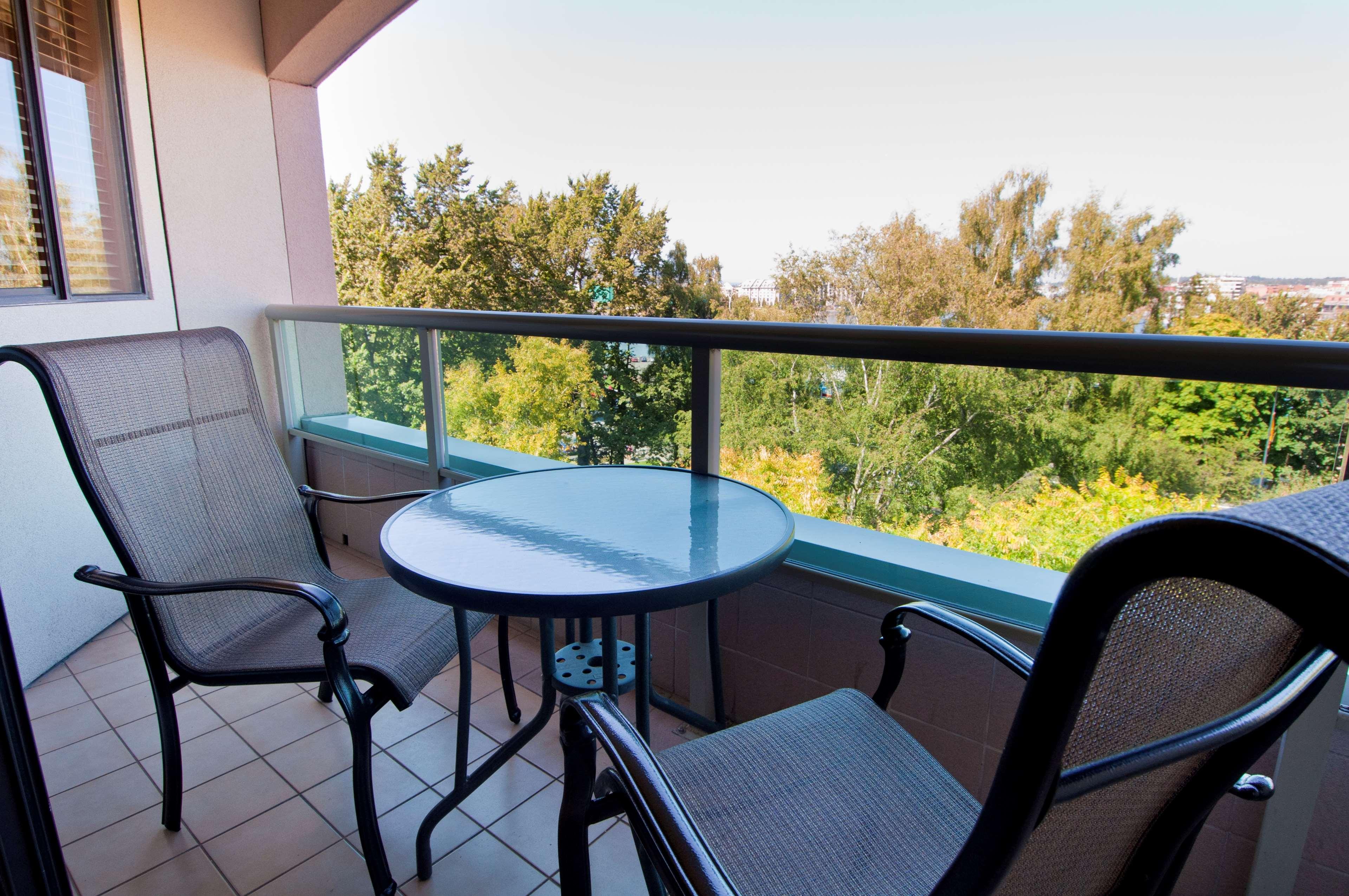 Quadruple Two Queen Beds