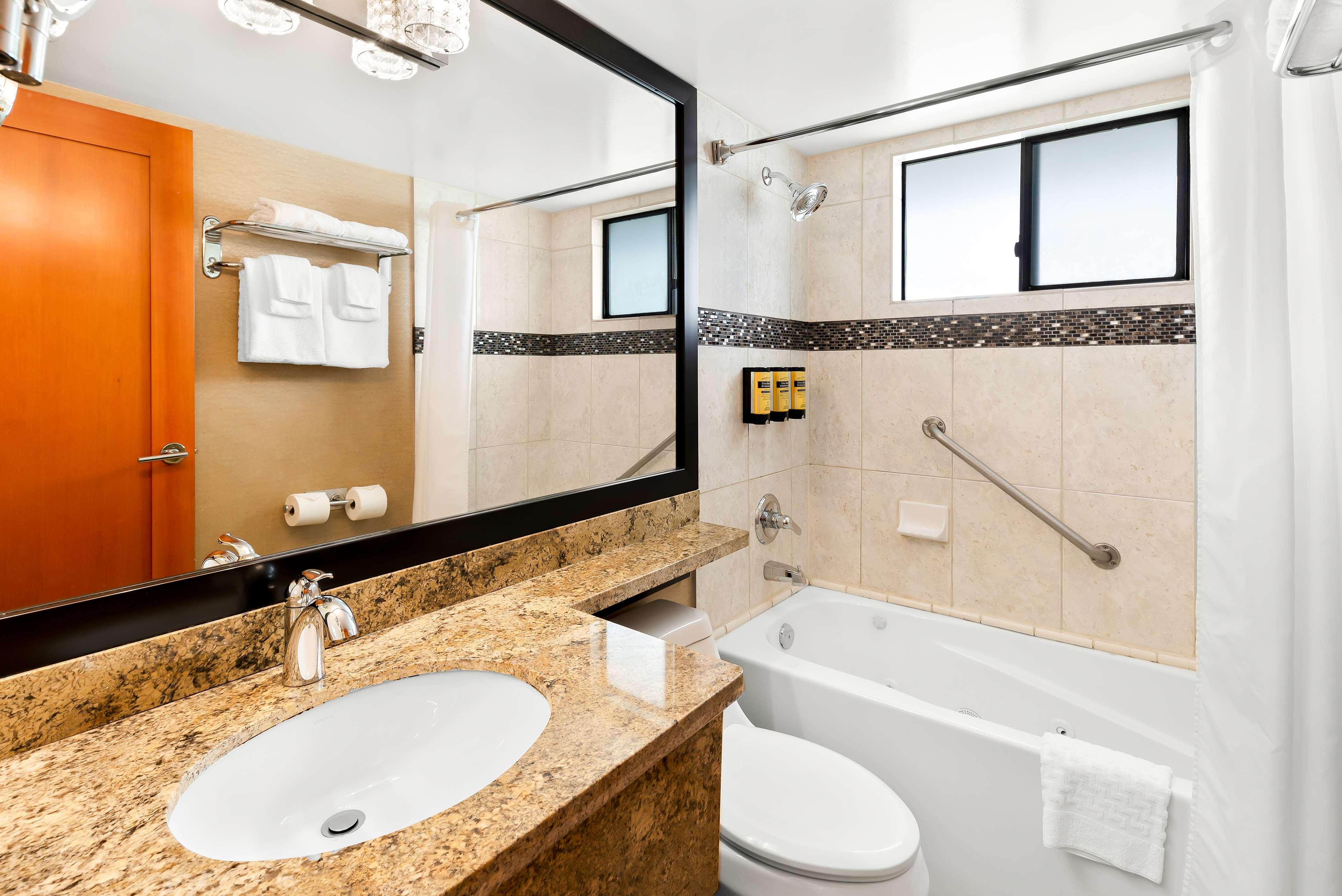 Suite Queen Size Bed