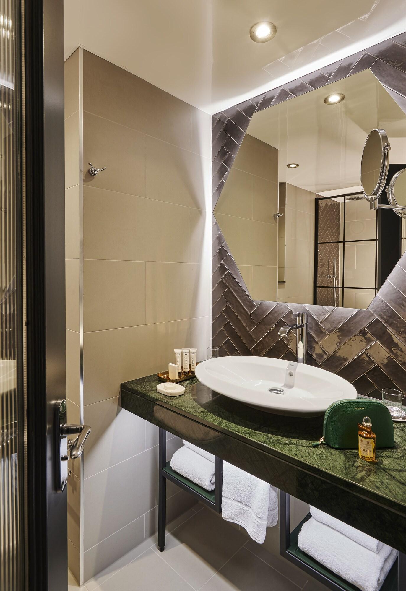 Junior Suite King Size Bed