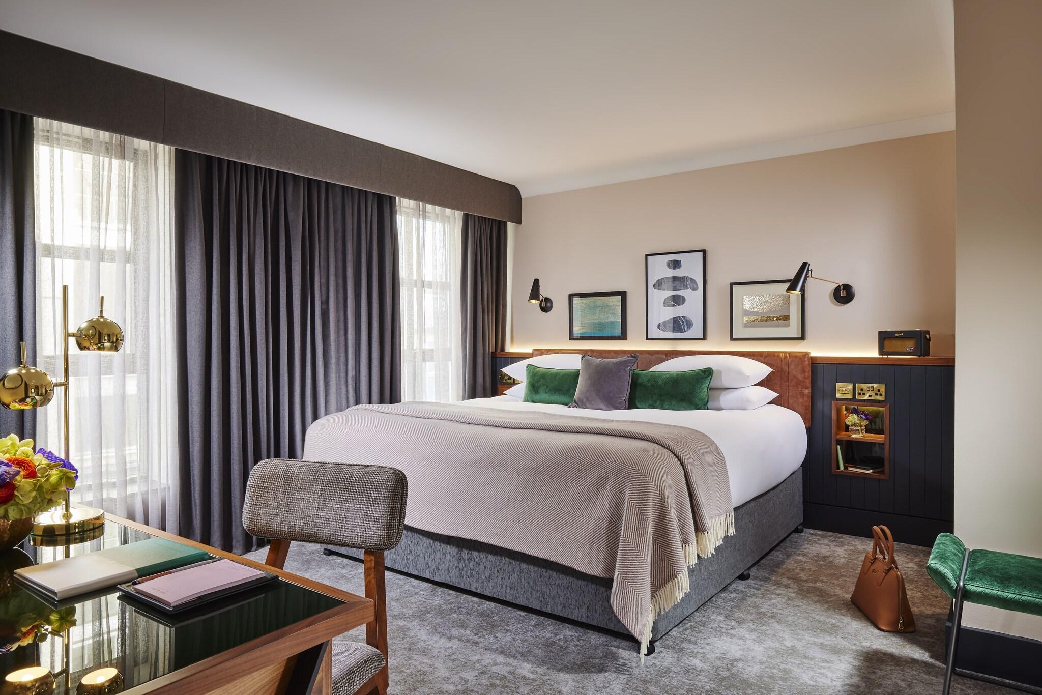 Junior Suite King Size Bed