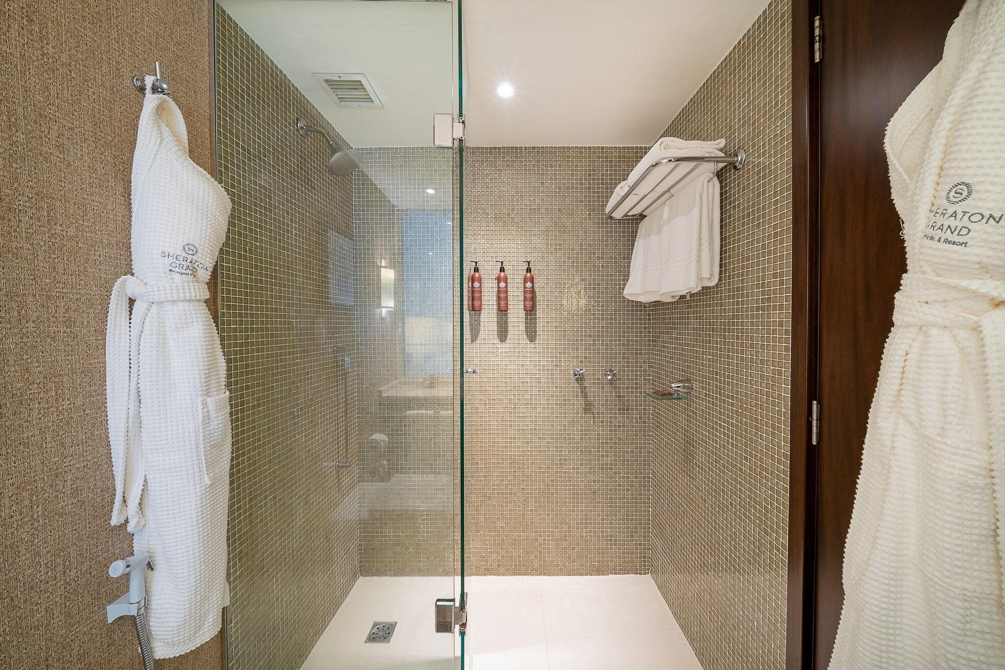 Double Club King Bed