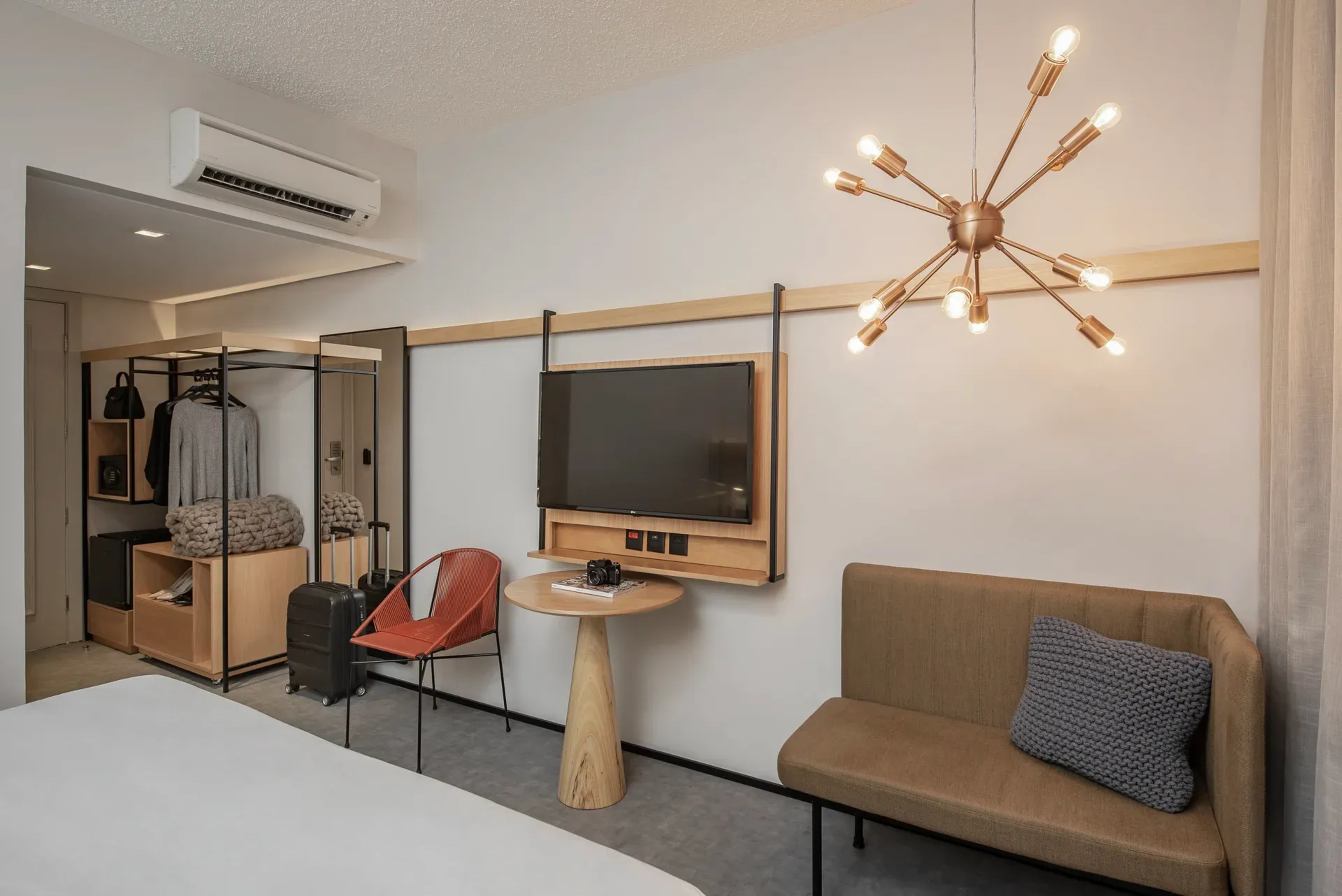 Single Deluxe Superior