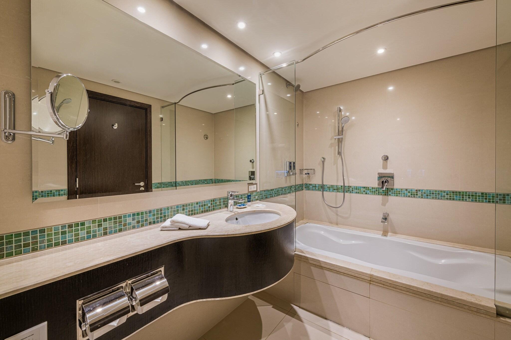 Double Classic Queen Bed