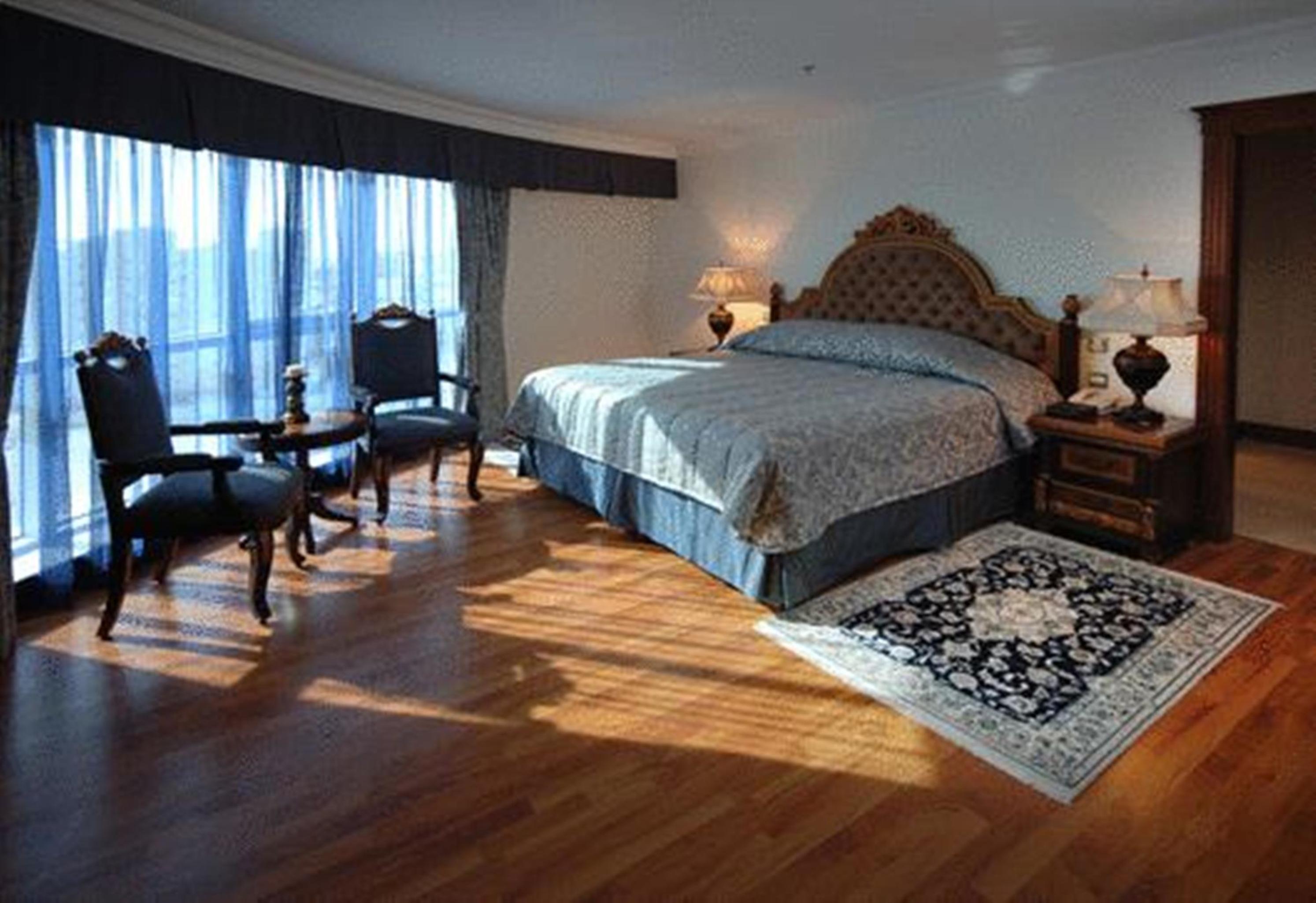 Double or Twin Executive