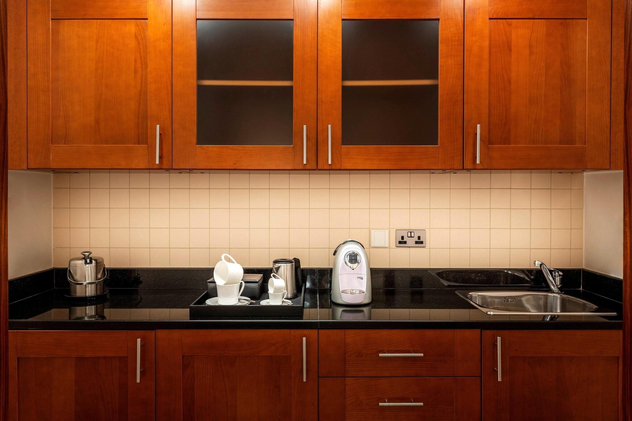 Suite Deluxe King Bed