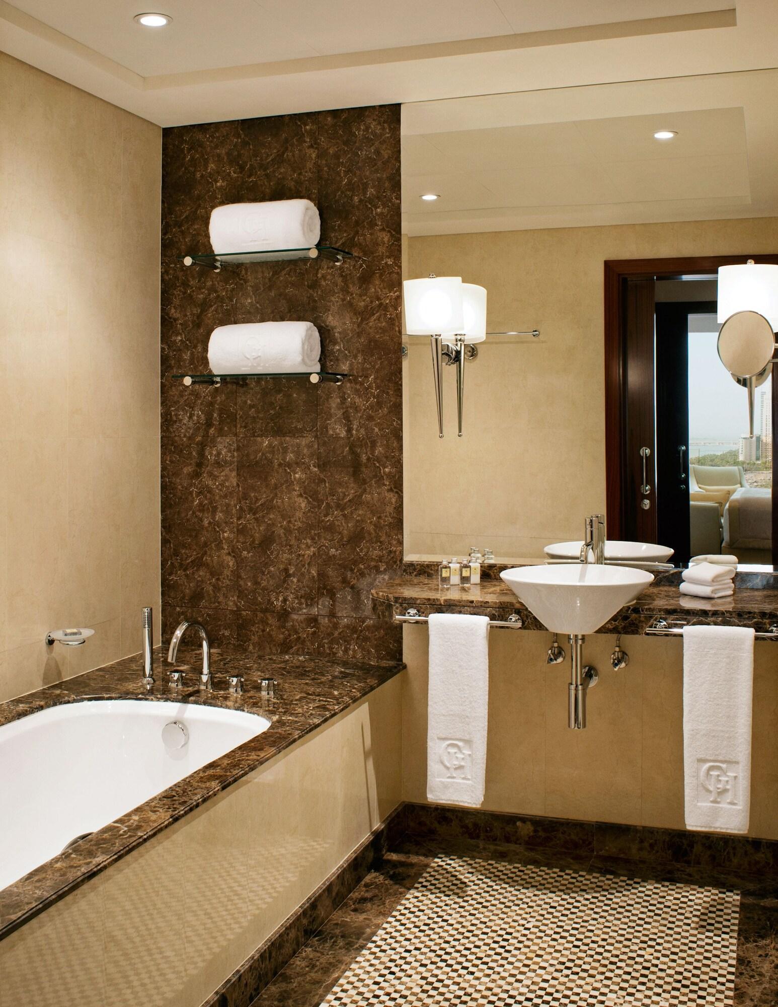 Single with Kitchenette