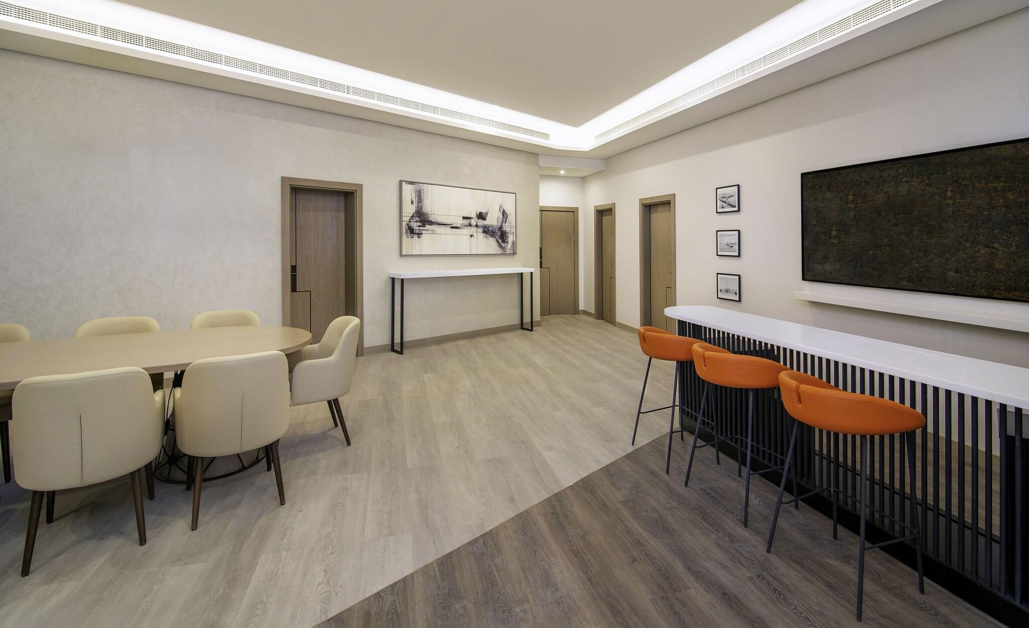 Suite Club with Views