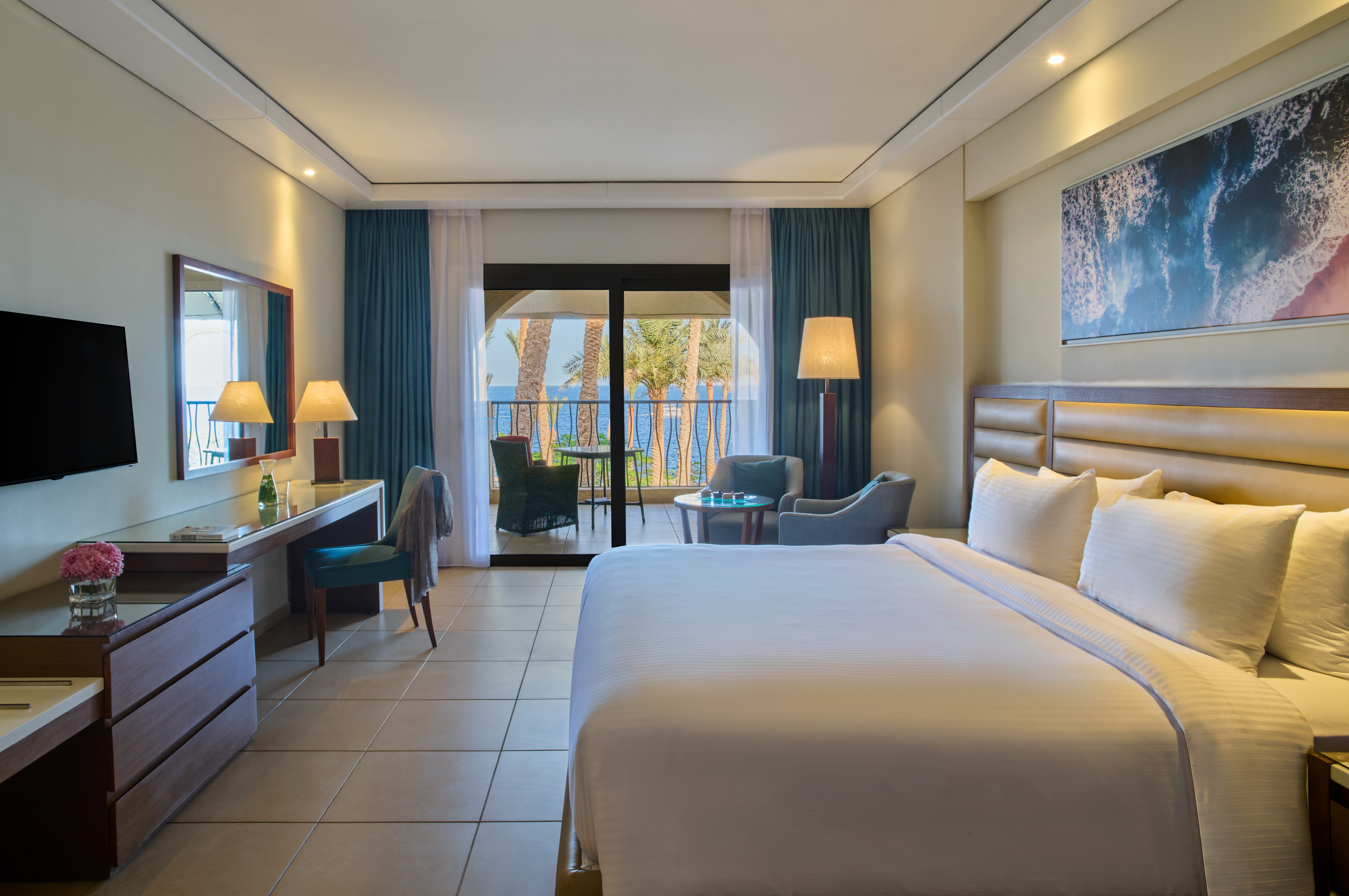 Double Club King Bed