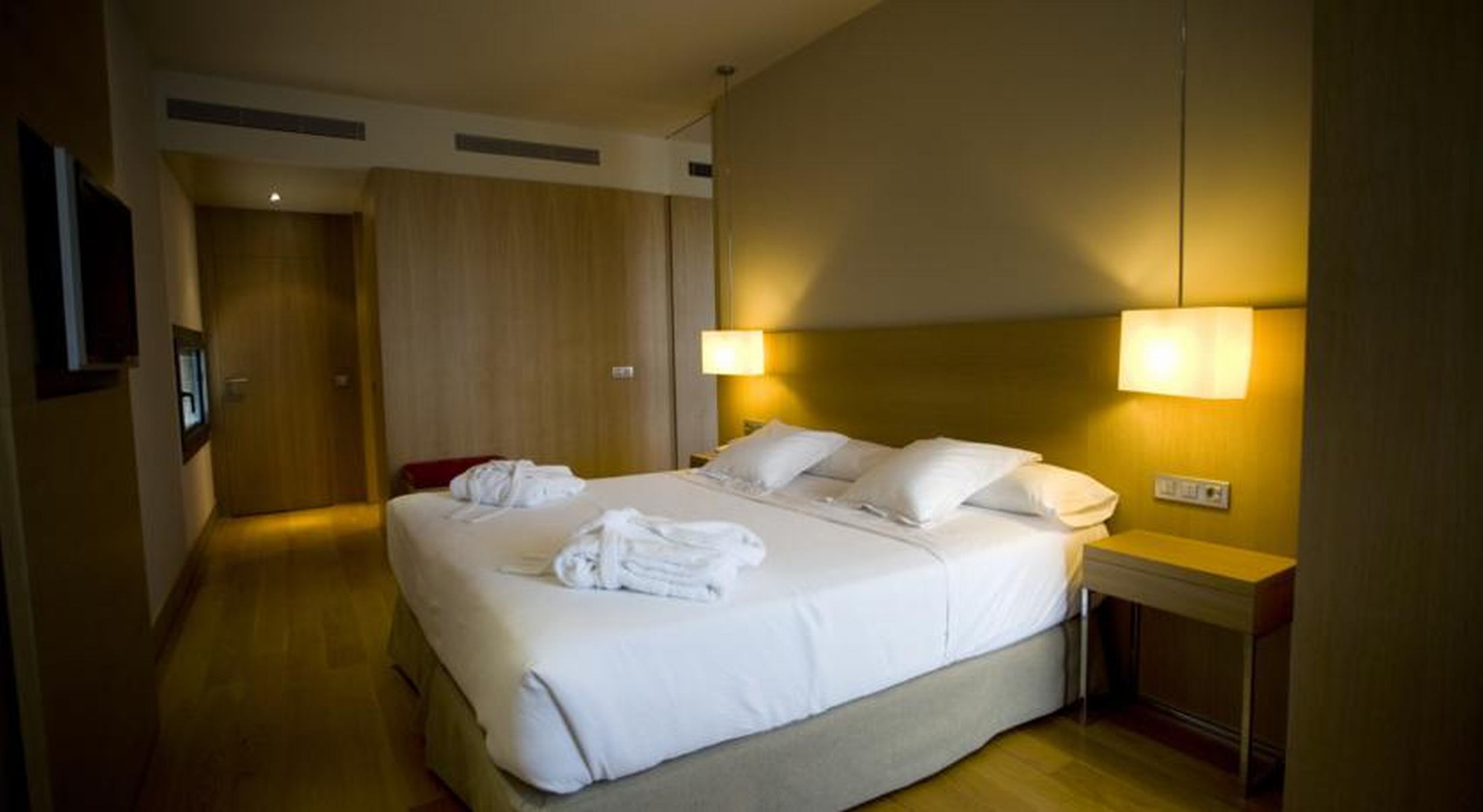 Double or Twin Standard