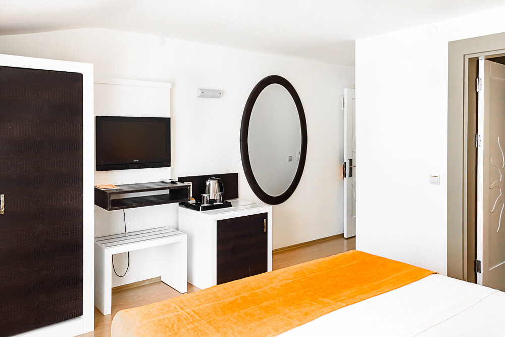 Double Single Pool View