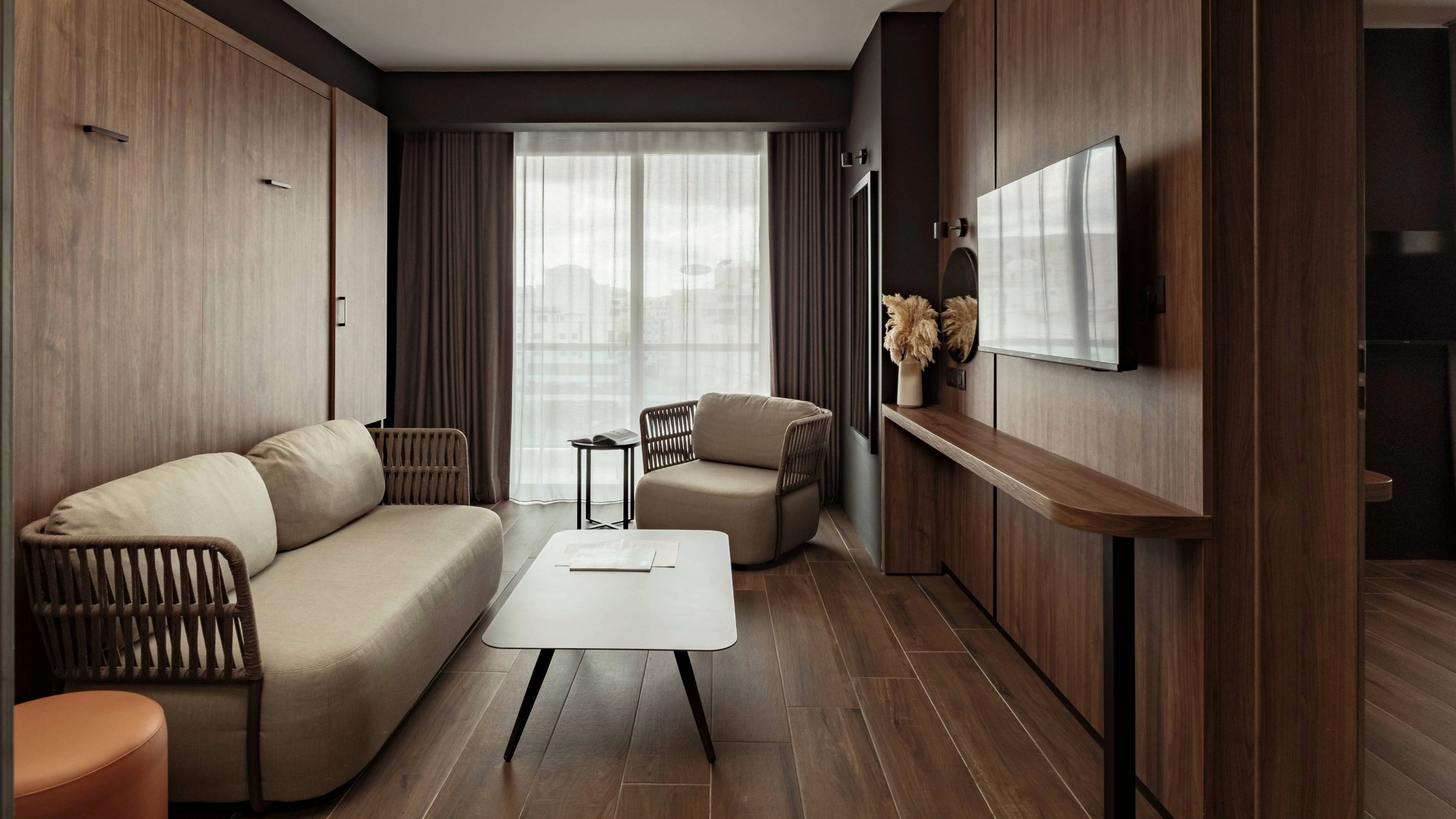 Family Room Deluxe Land View