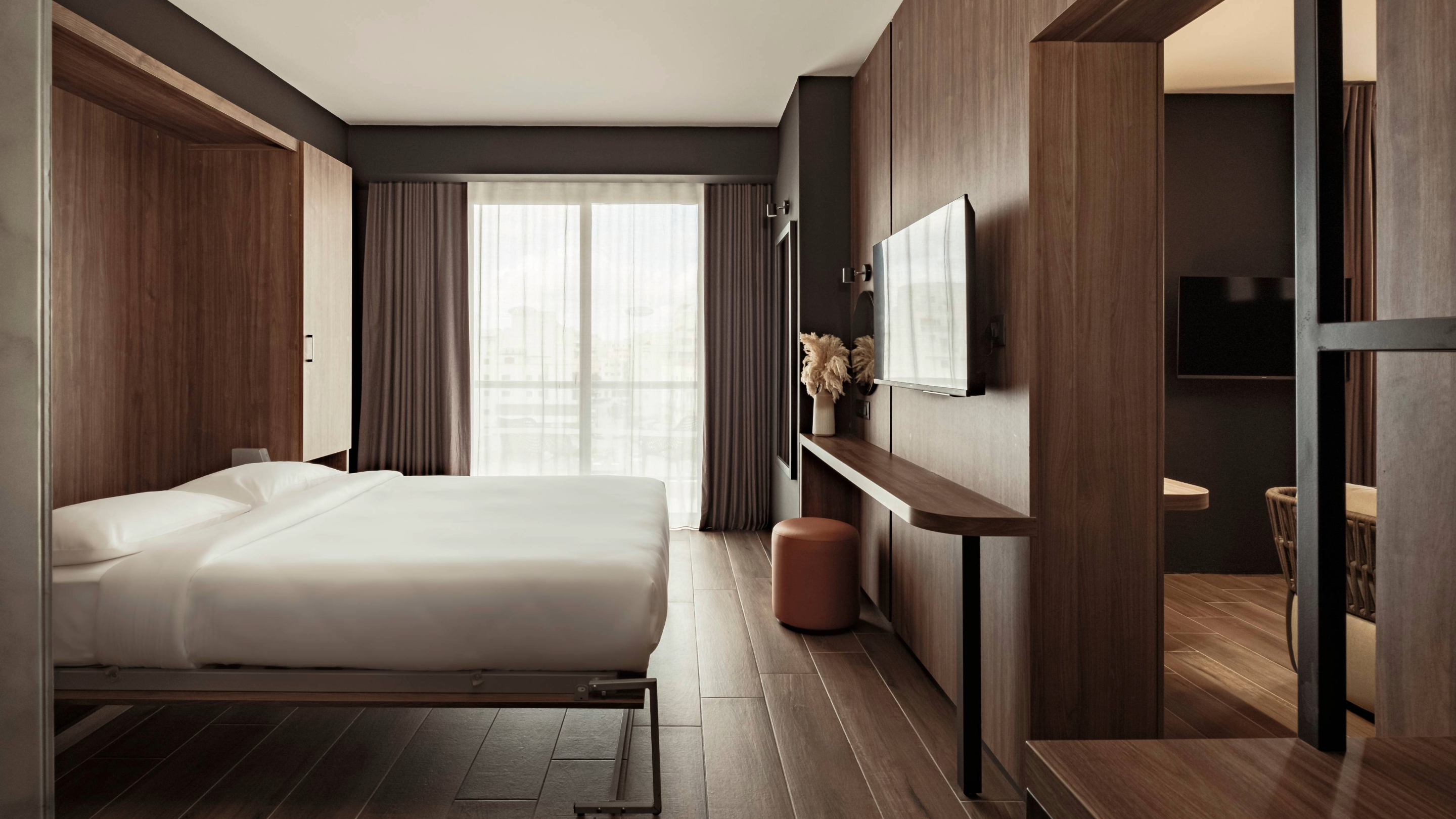 Family Room Deluxe Land View