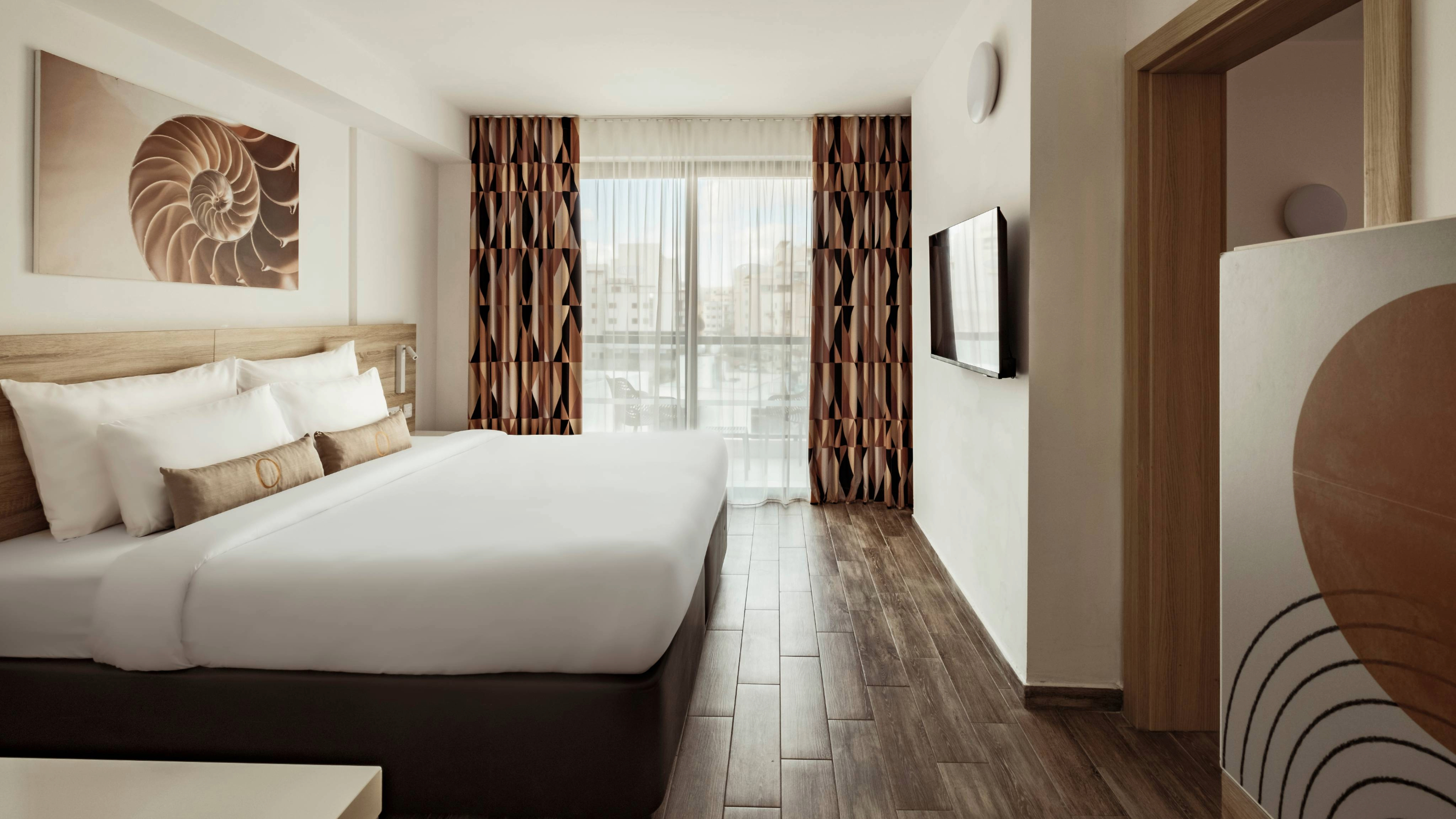 Family Room Land View