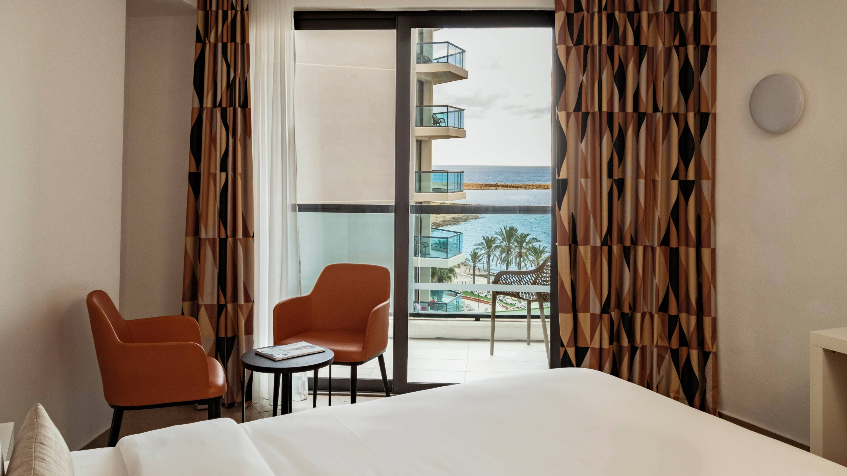 Double or Twin Side Sea View