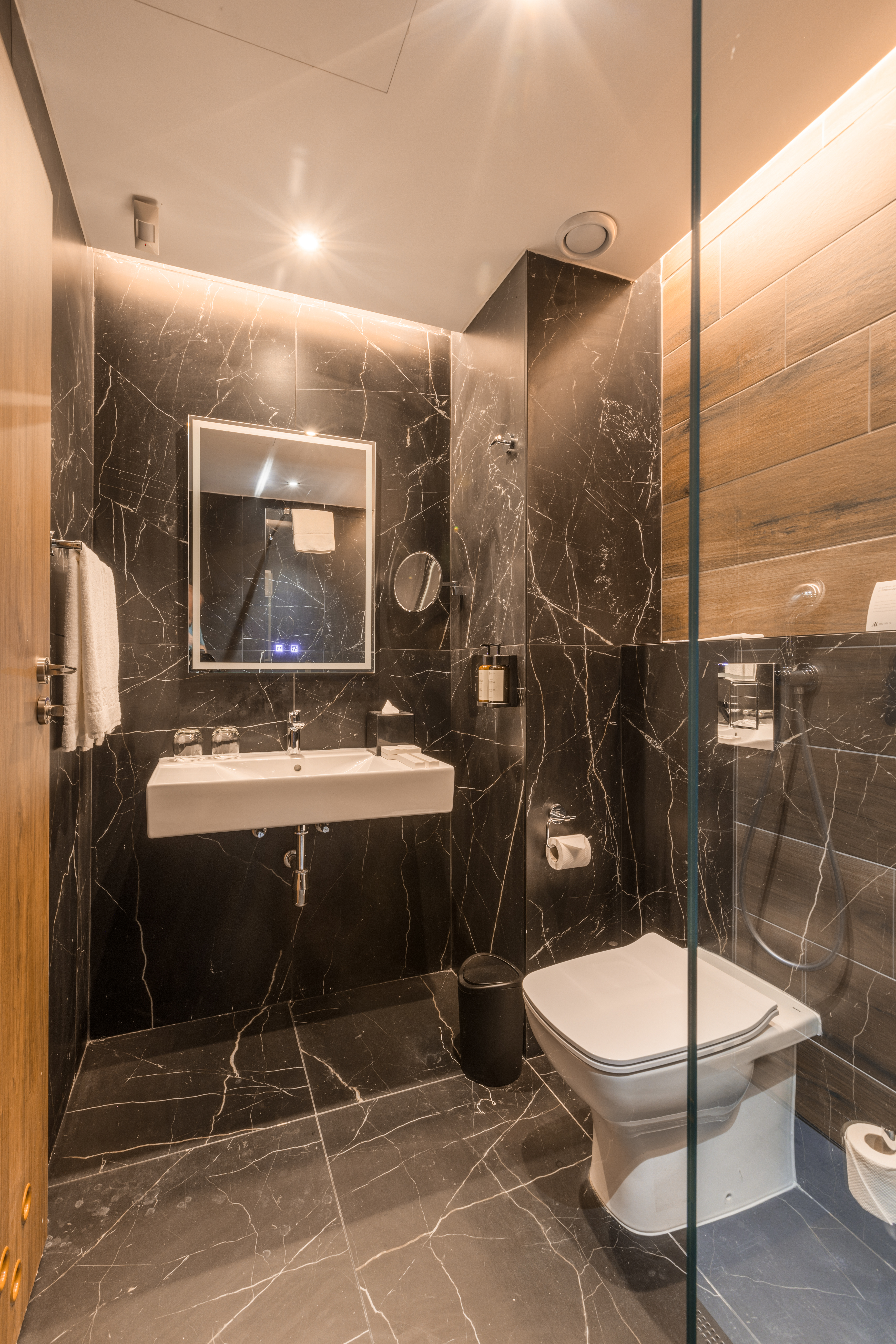 Double or Twin Deluxe Side Sea View