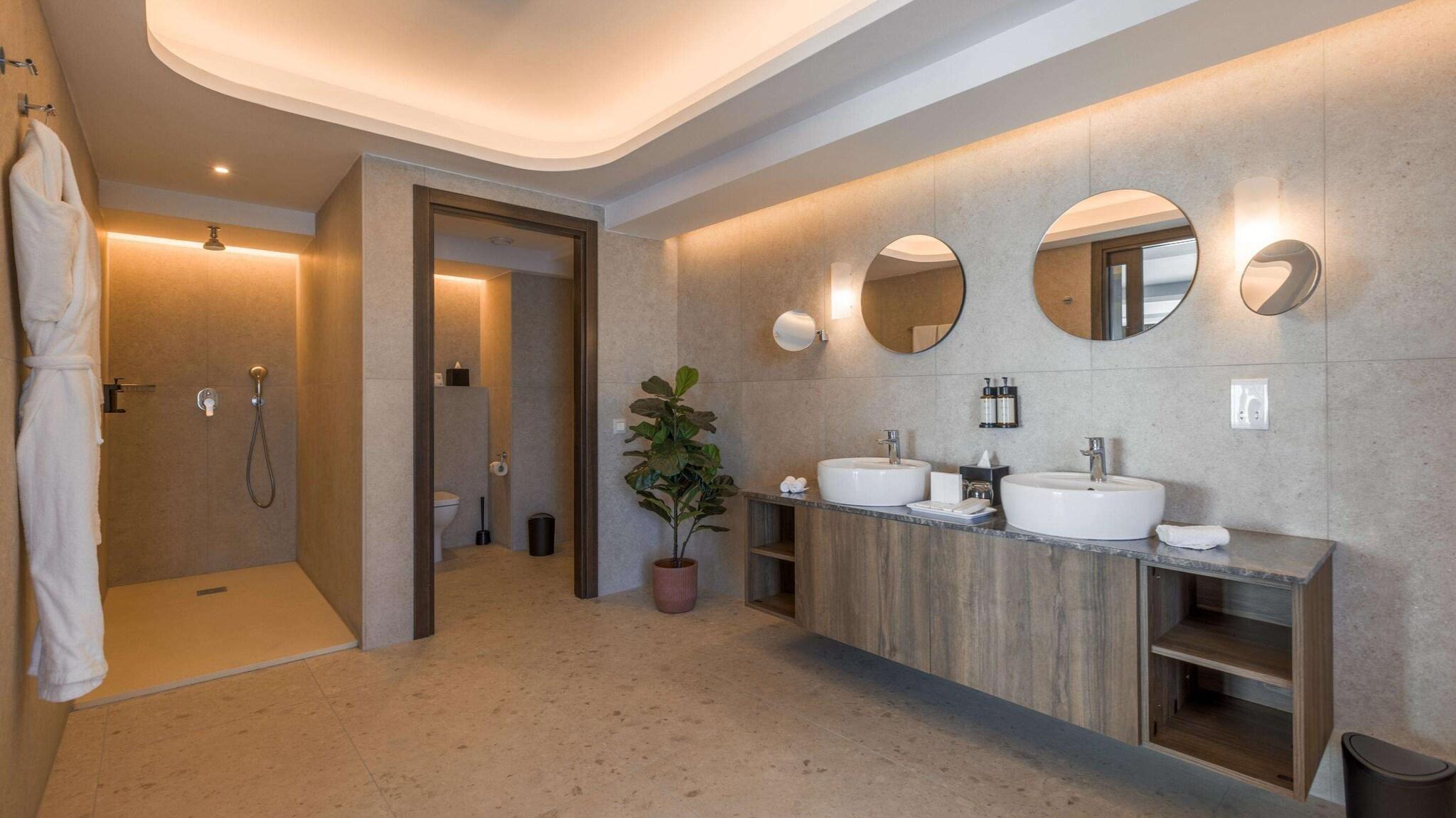 Suite Deluxe with Views