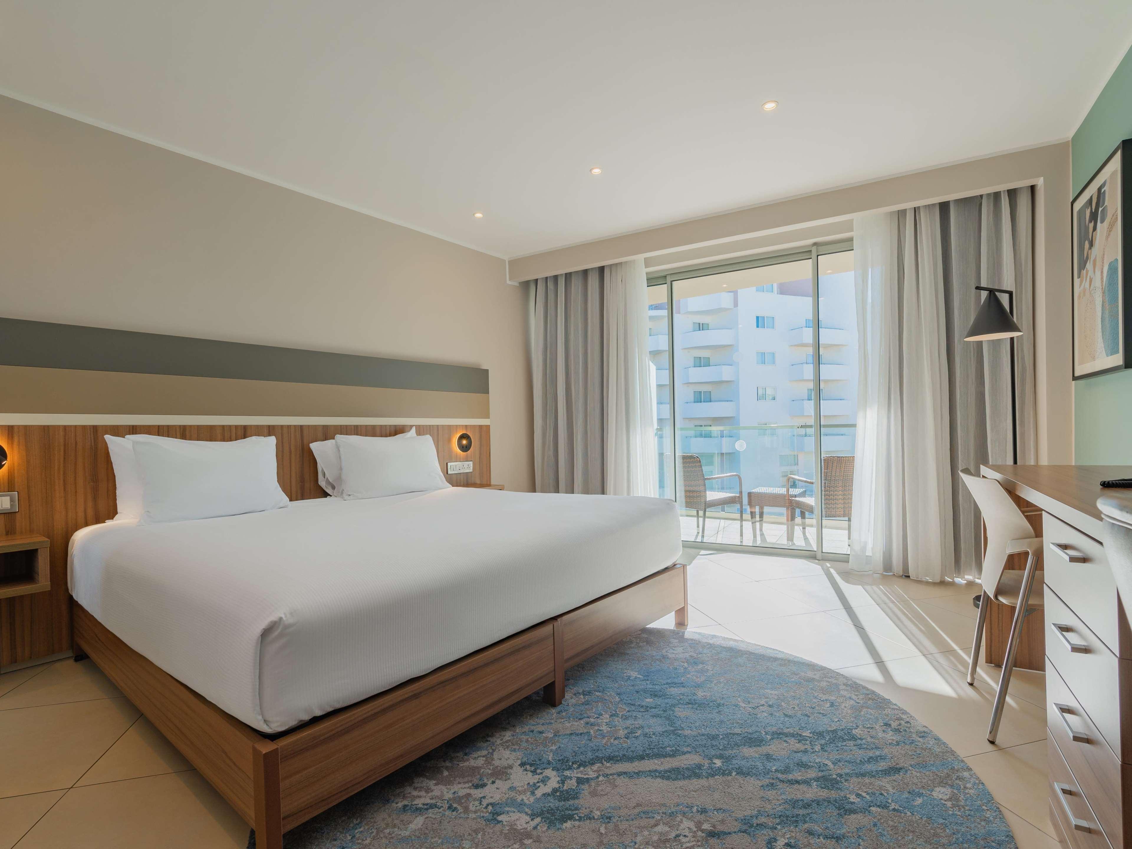 Double Superior King Bed