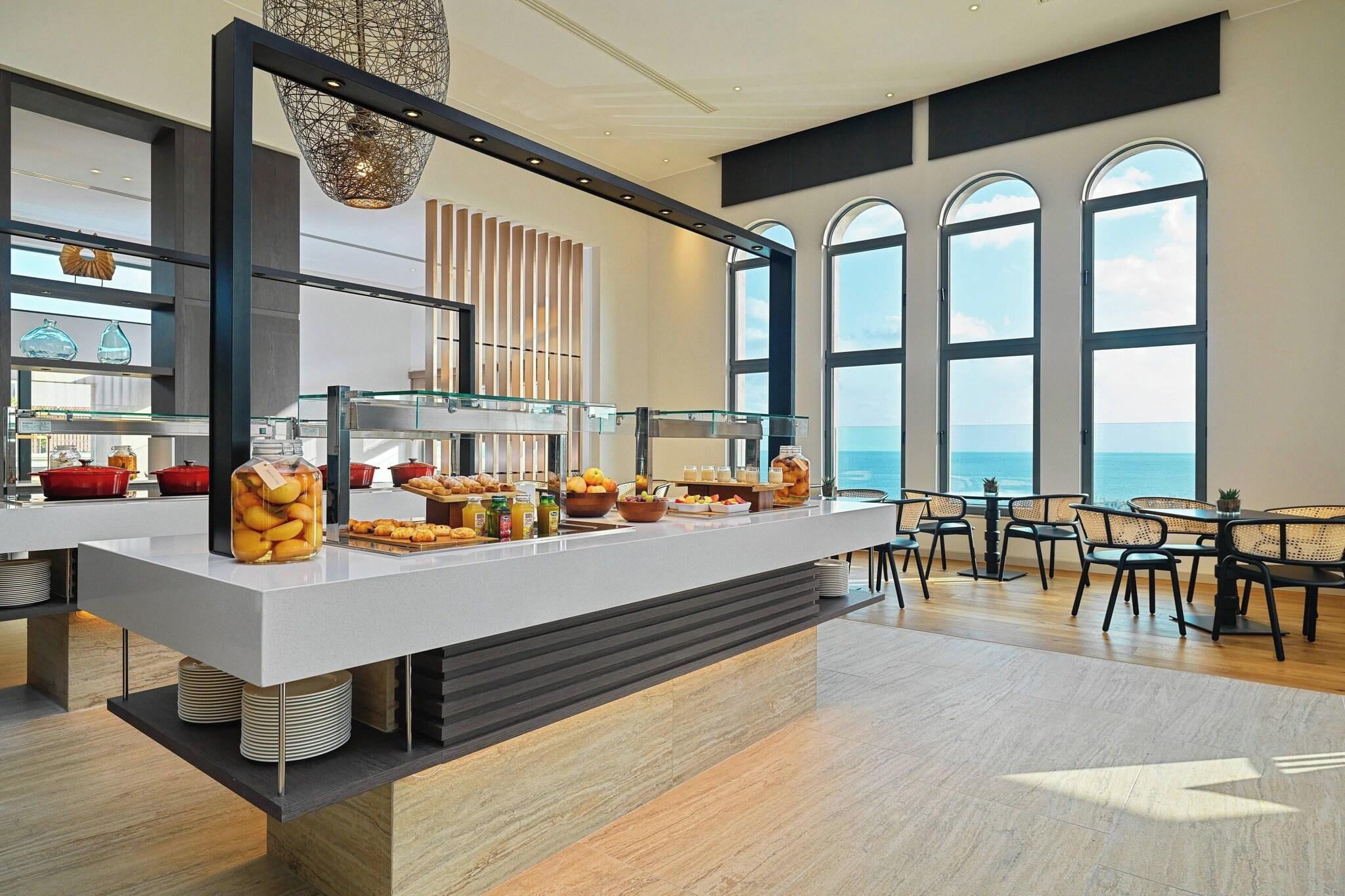 Junior Suite King Size Bed