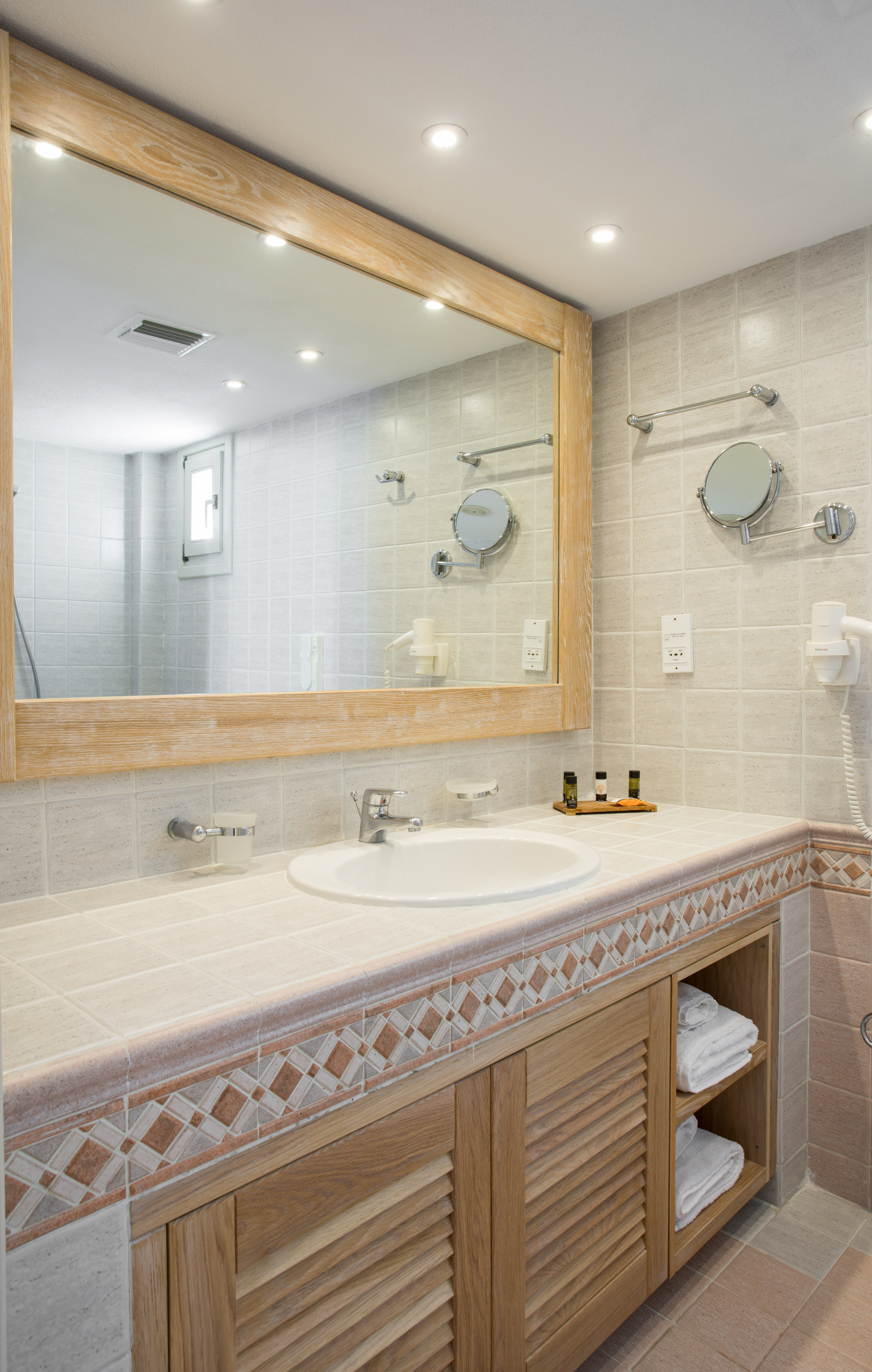 Double Superior Pool View