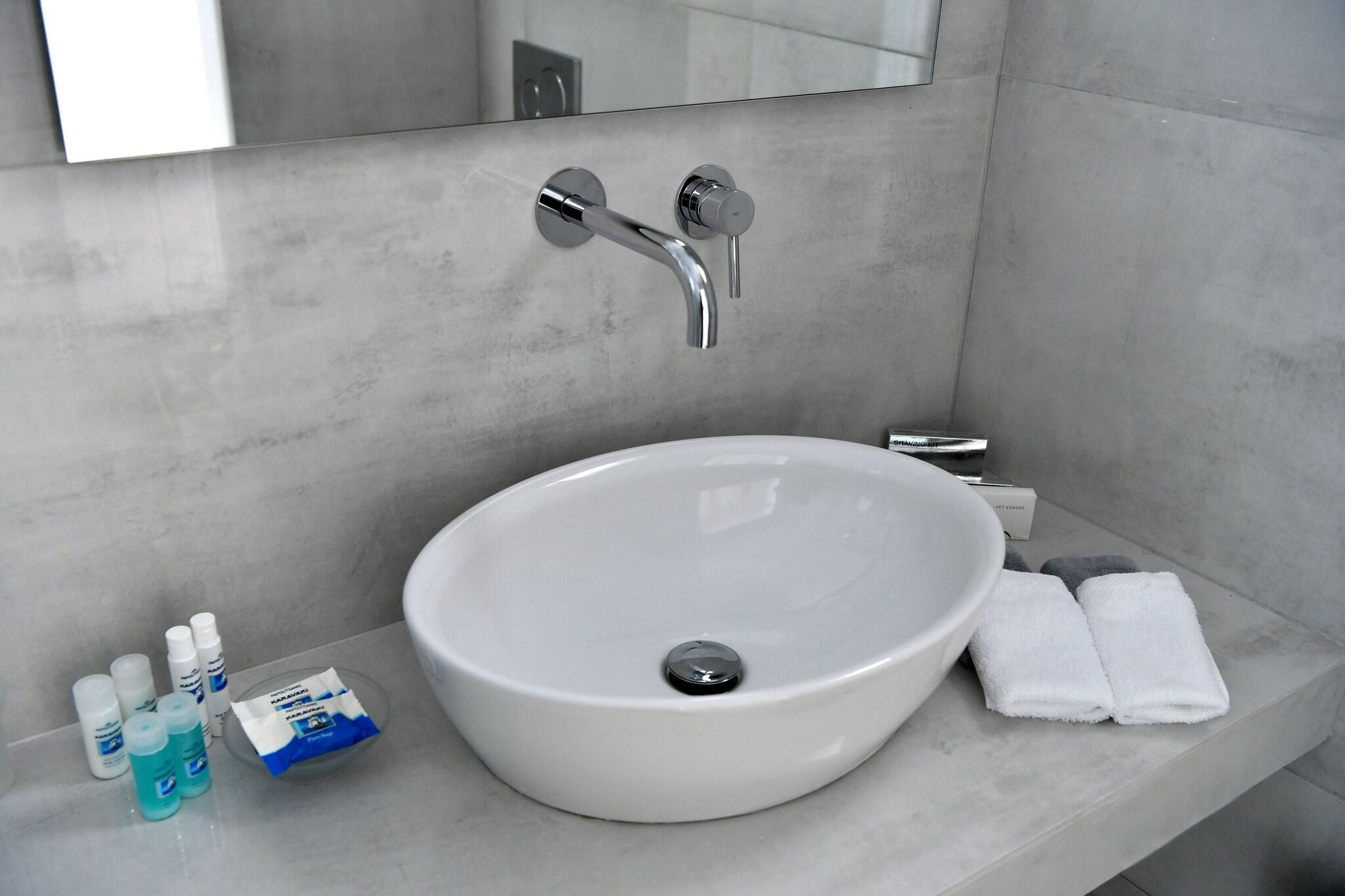 Double Deluxe King Bed