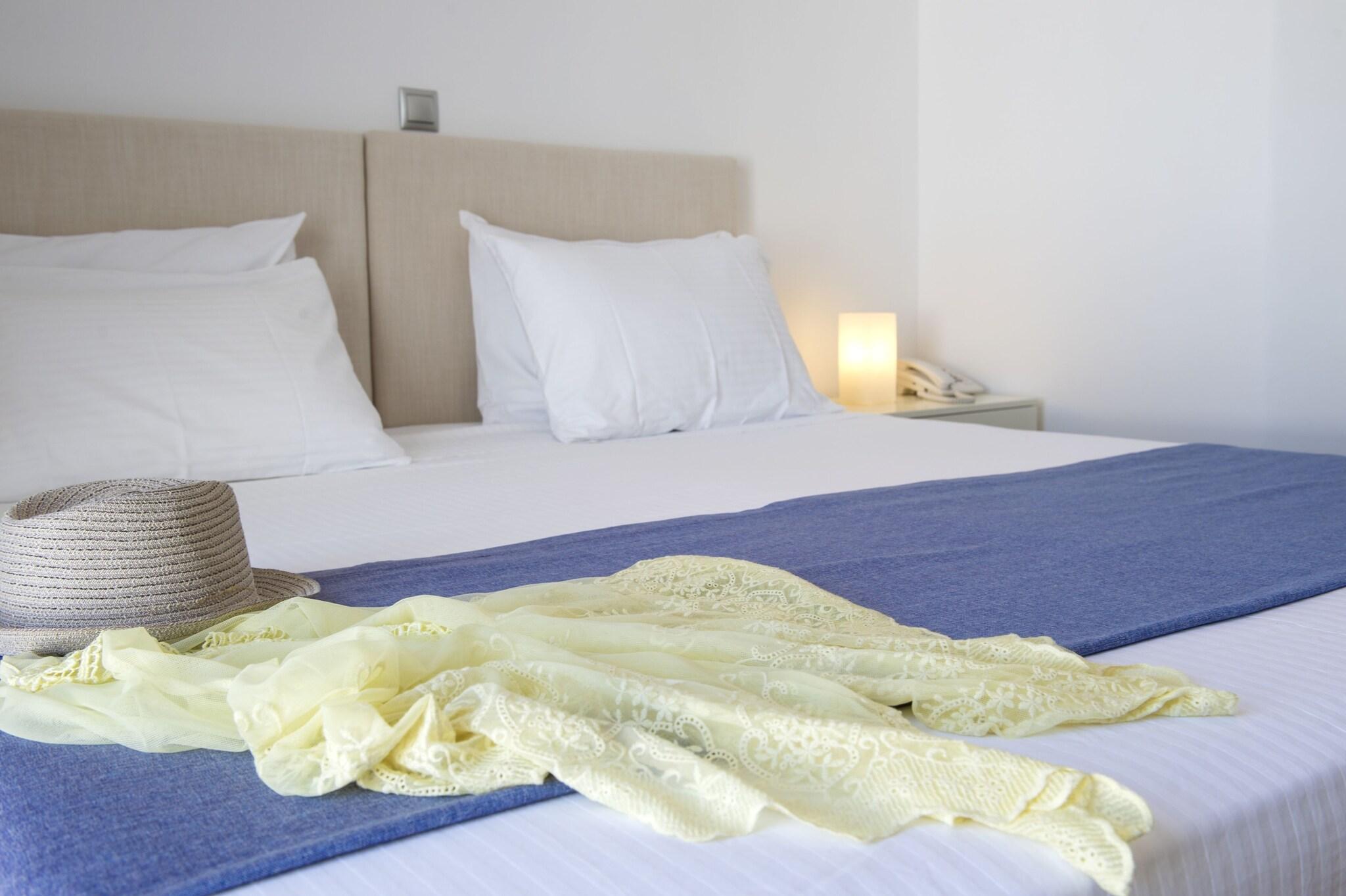 Double Classic Queen Bed