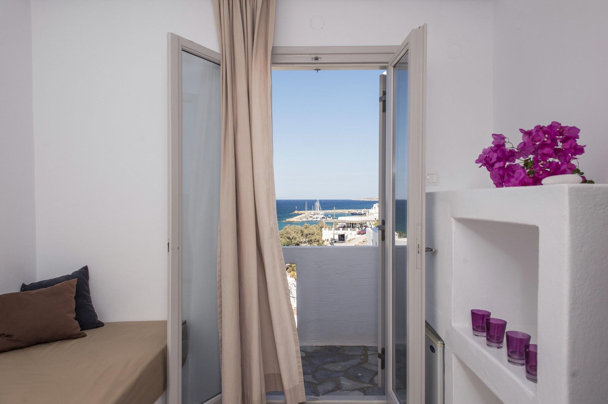 Junior Suite Queen Size Bed