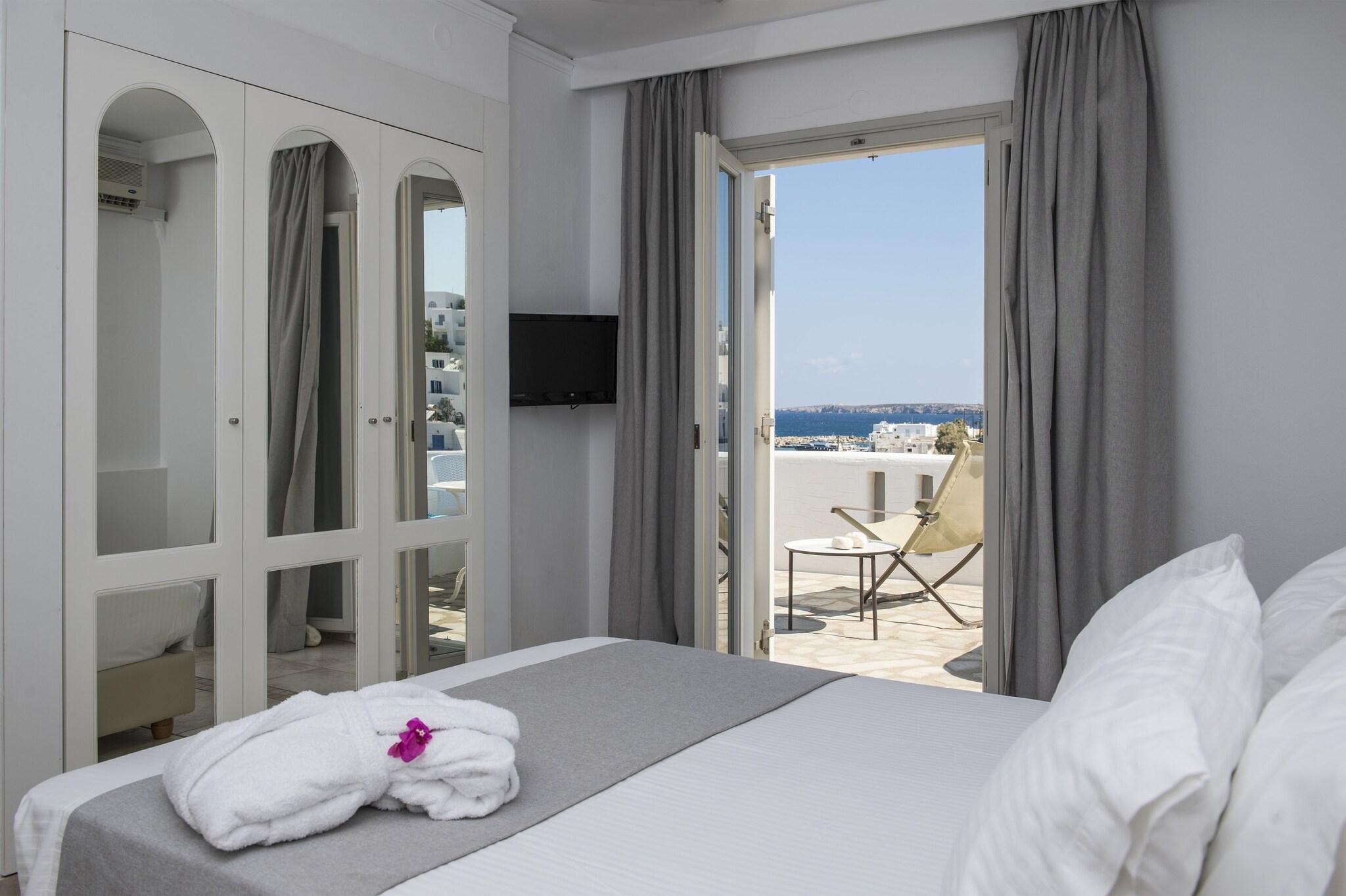 Junior Suite Queen Size Bed