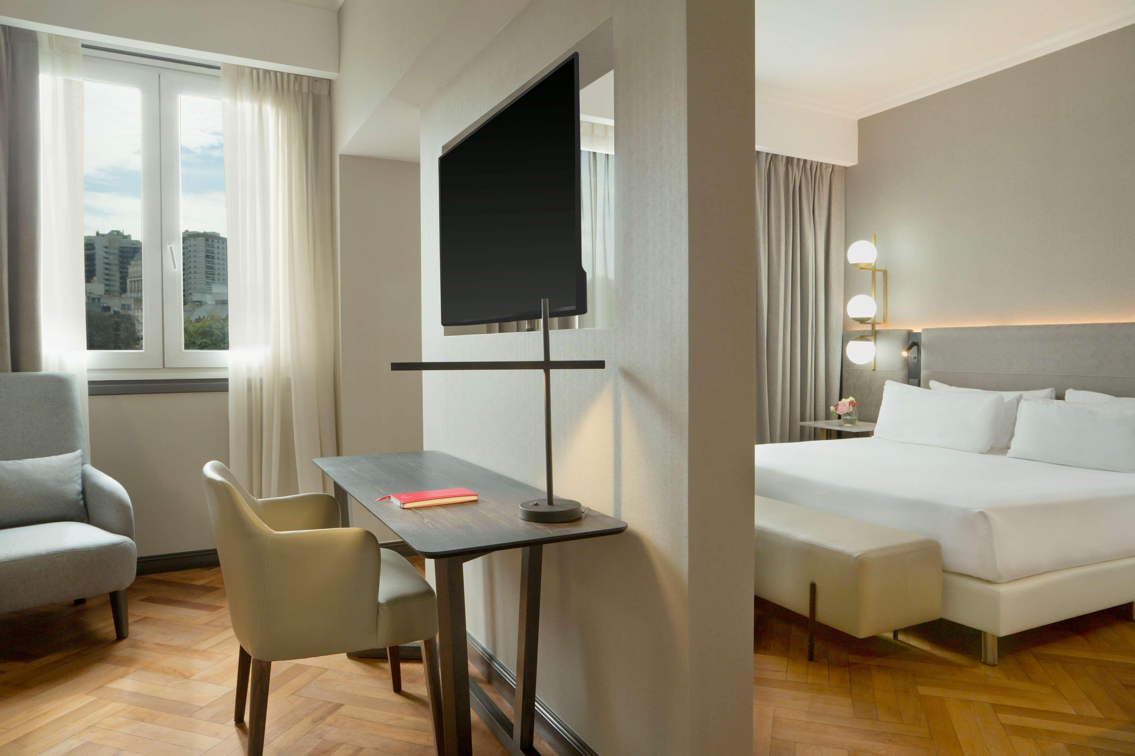 Junior Suite with Views