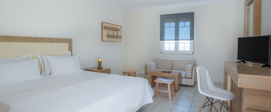 Double or Twin Superior Side Sea View