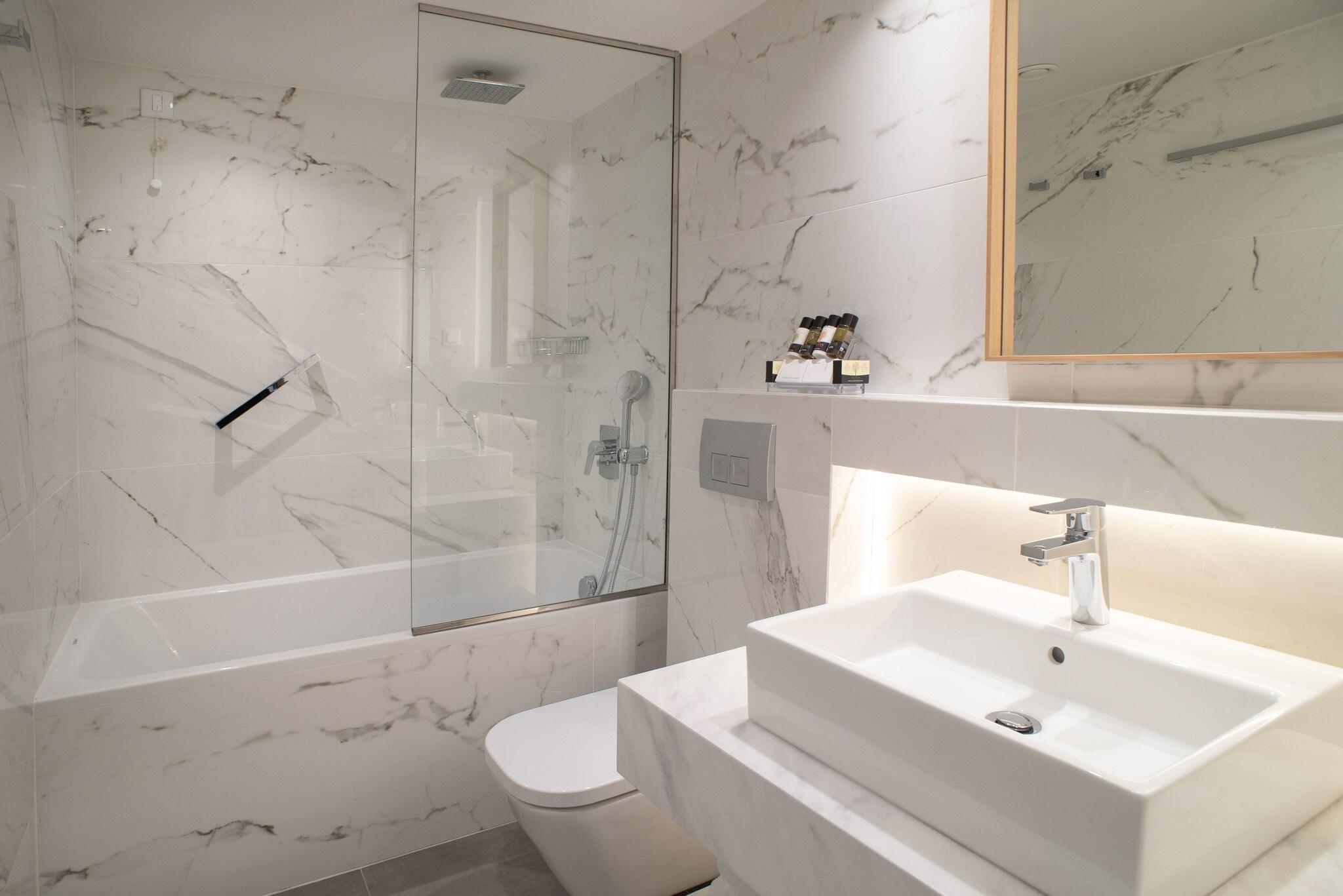 Suite Queen Size Bed