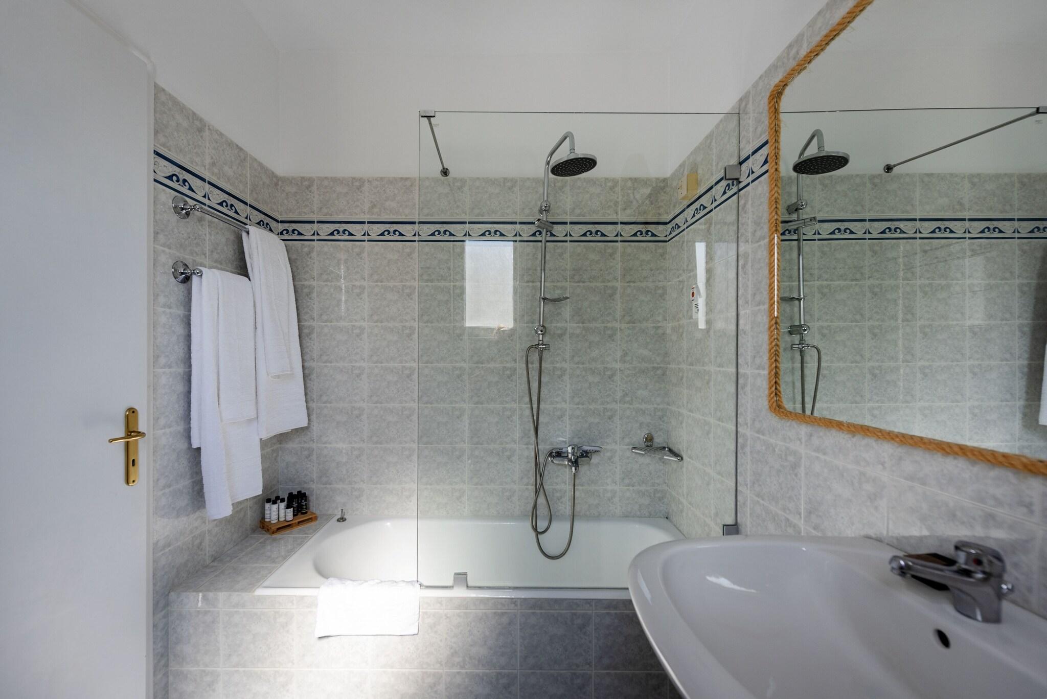 Double Connecting Room