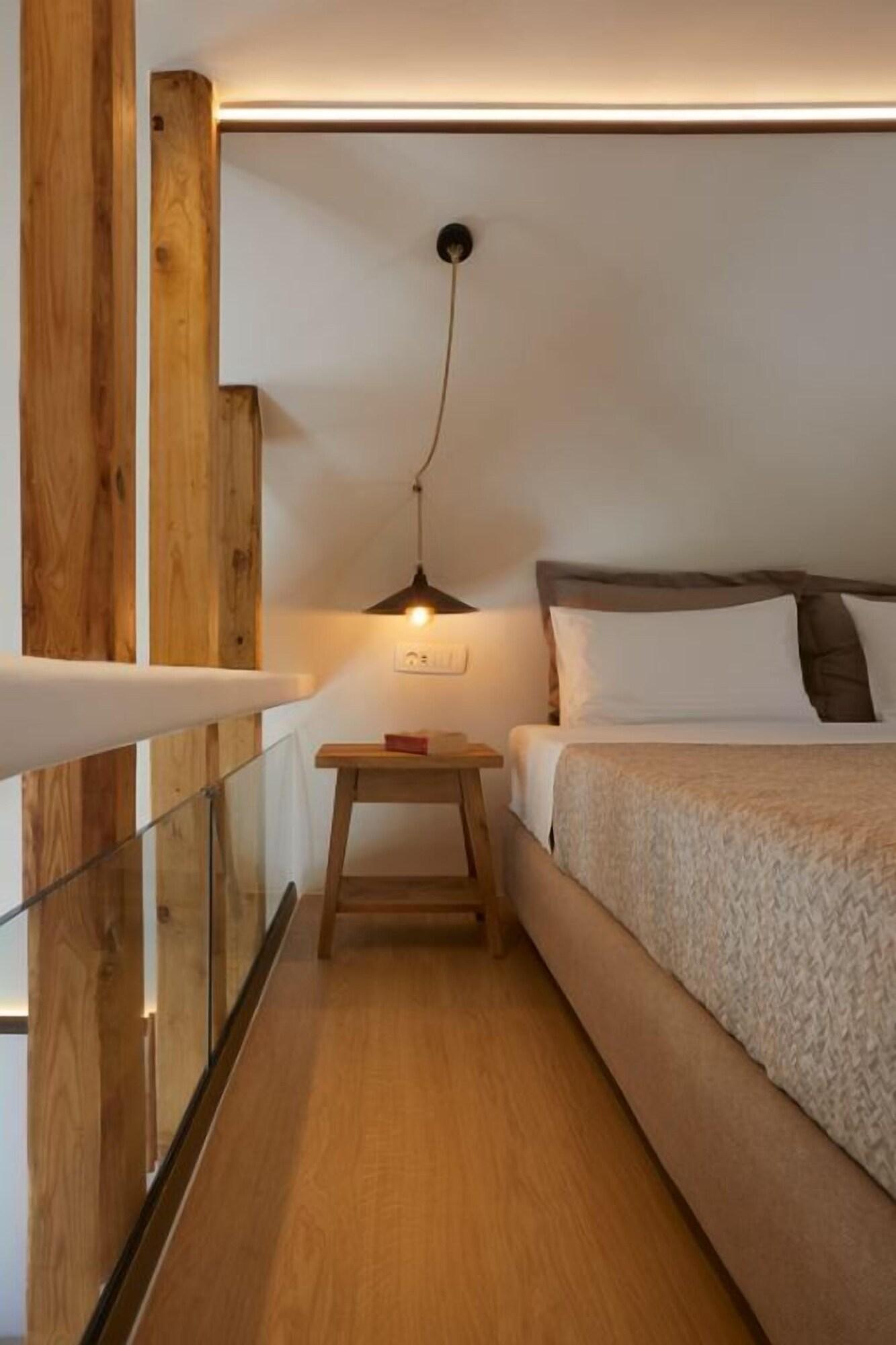 Suite Deluxe Queen Bed