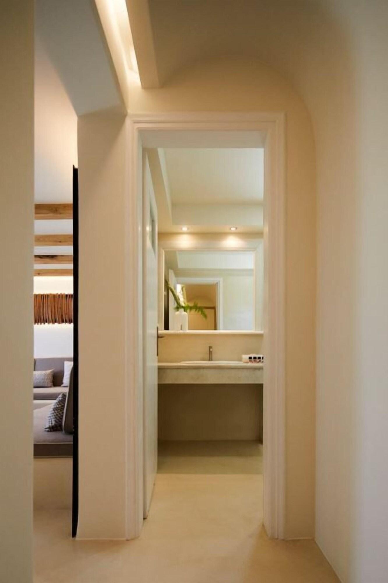 Suite Deluxe Queen Bed