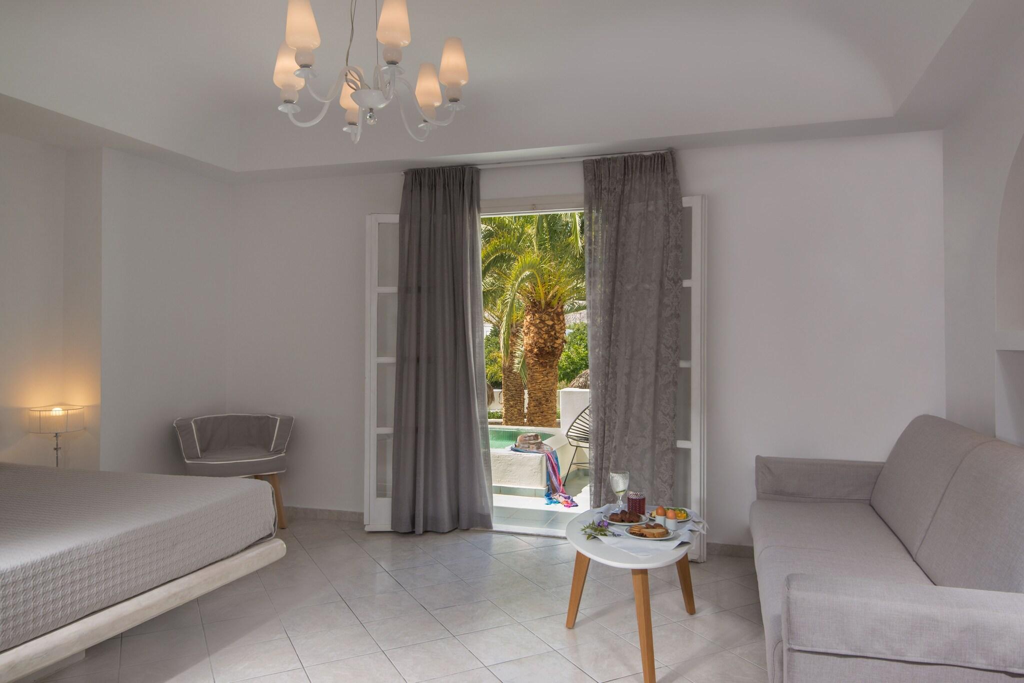 Junior Suite Queen Size Bed