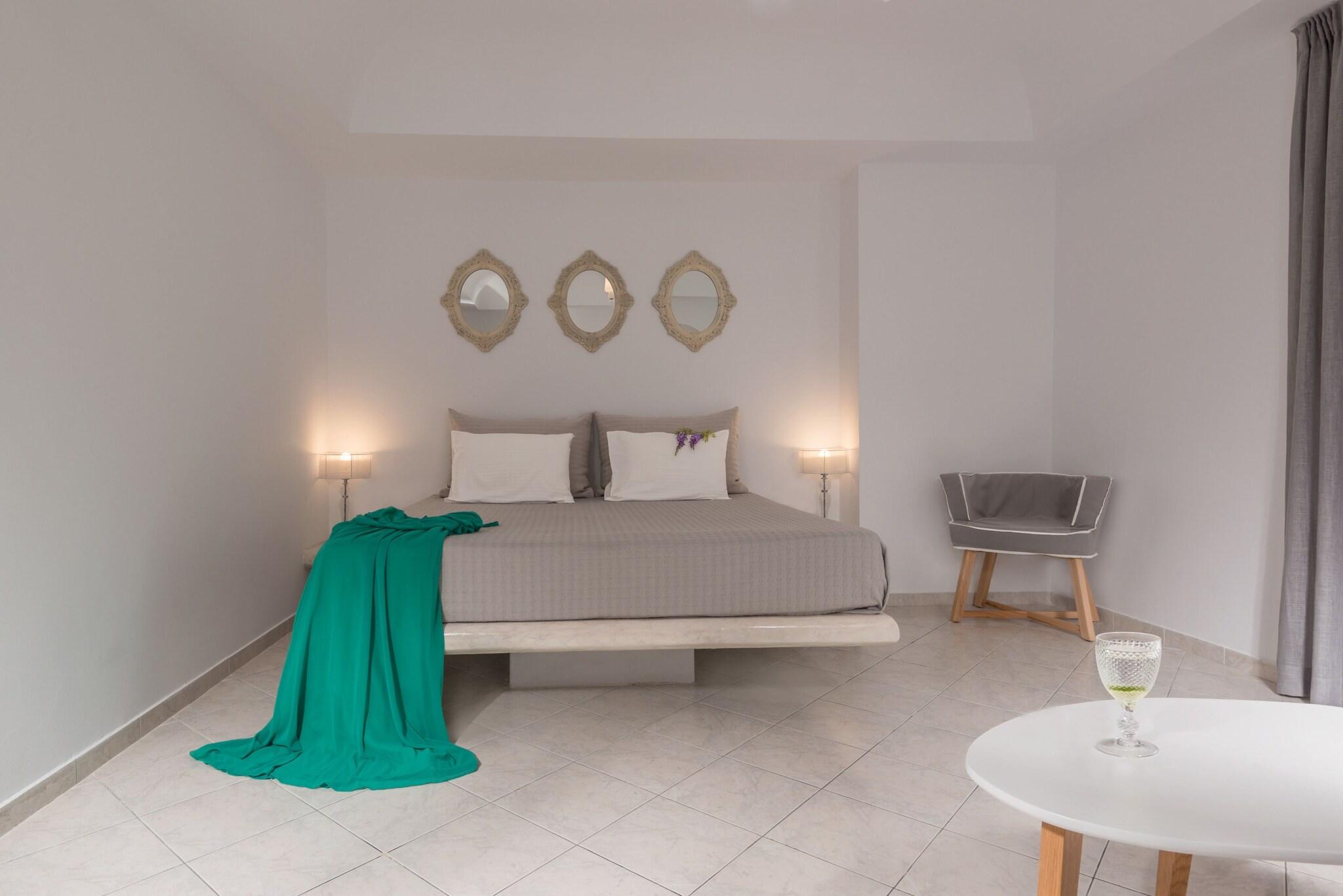 Junior Suite Queen Size Bed