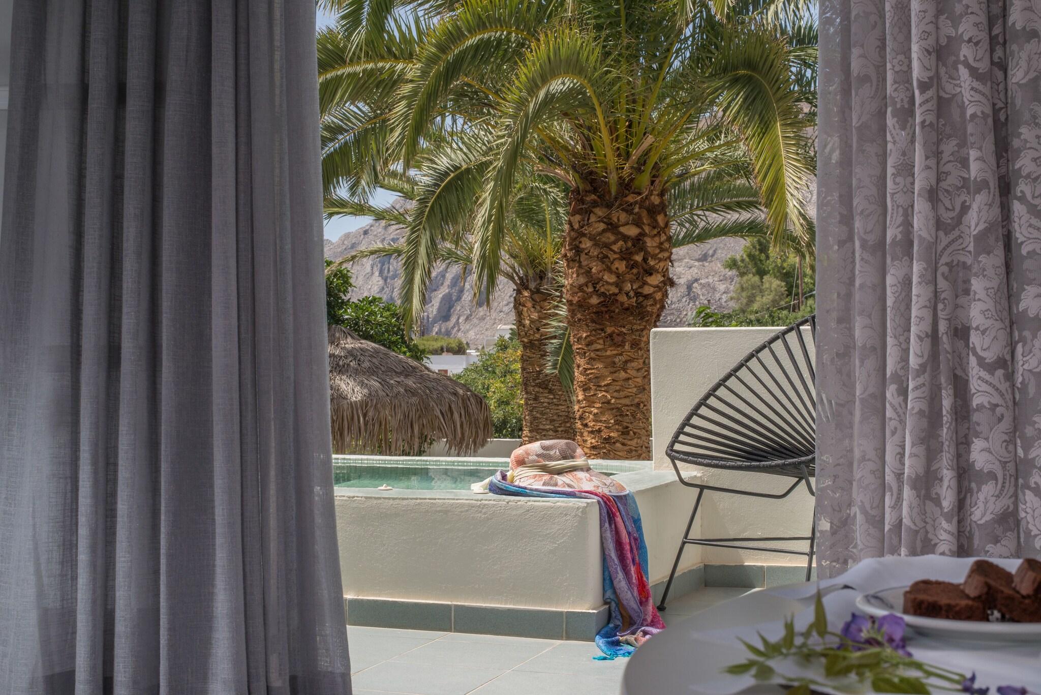 Junior Suite Queen Size Bed