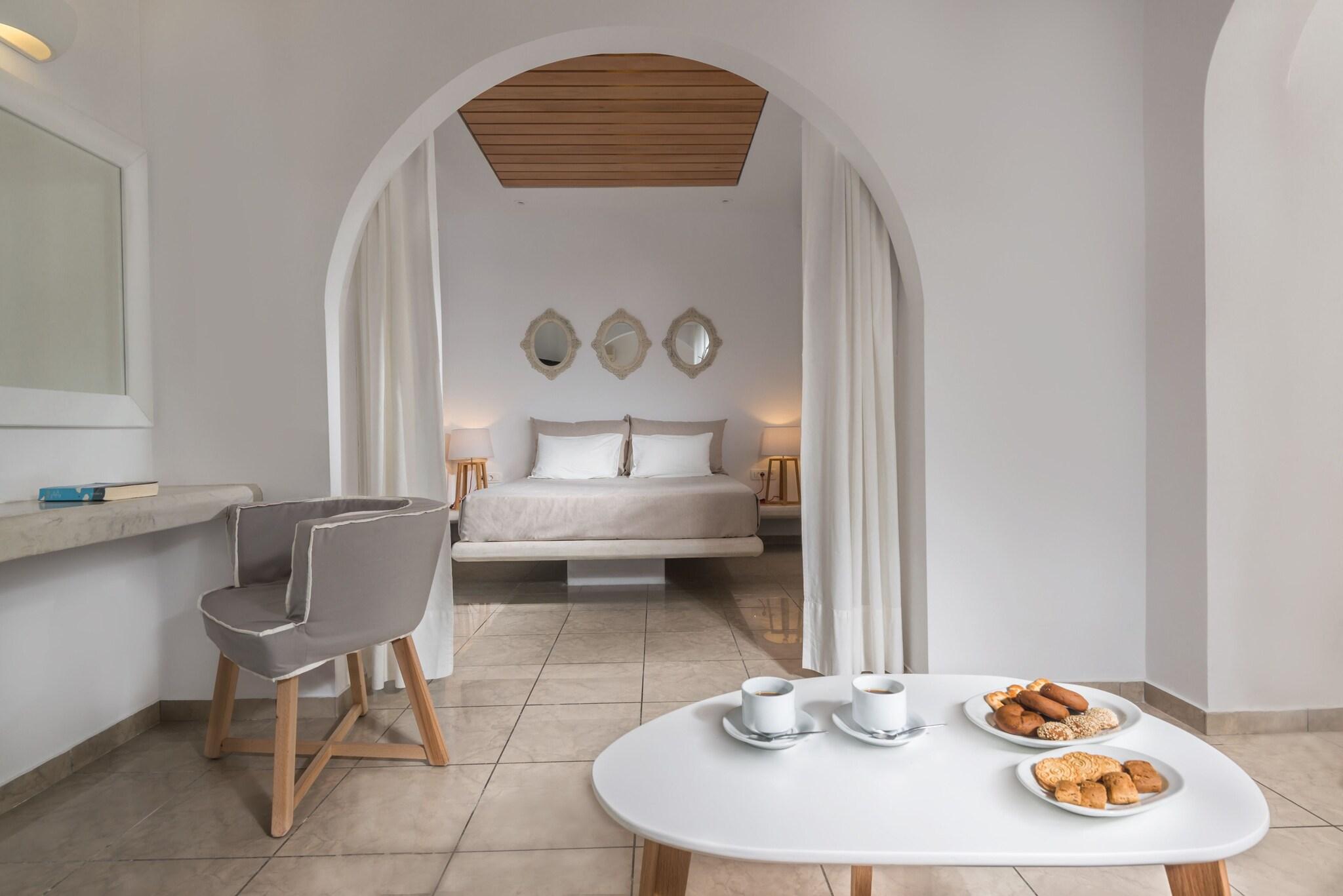 Junior Suite Queen Size Bed