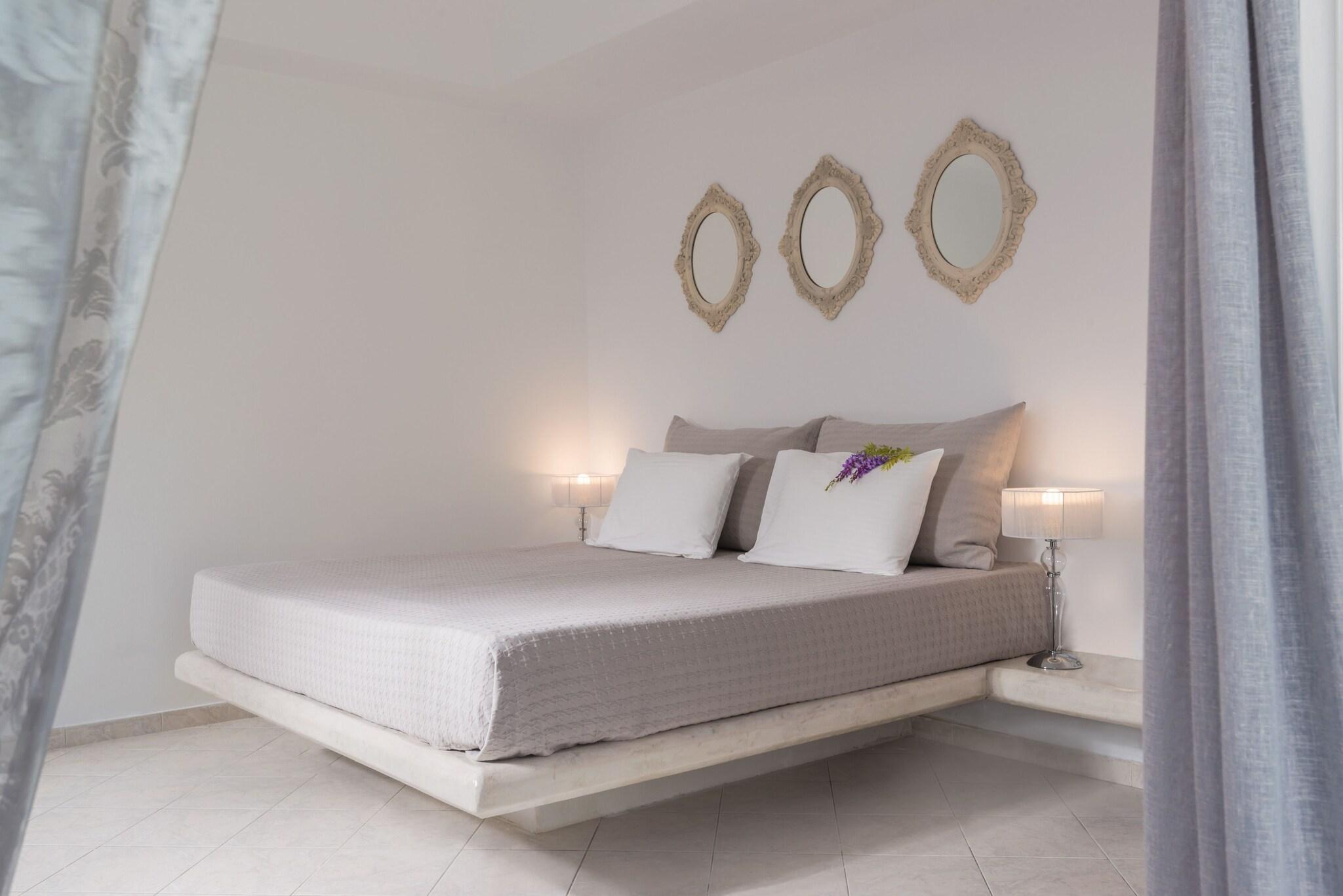 Junior Suite Queen Size Bed