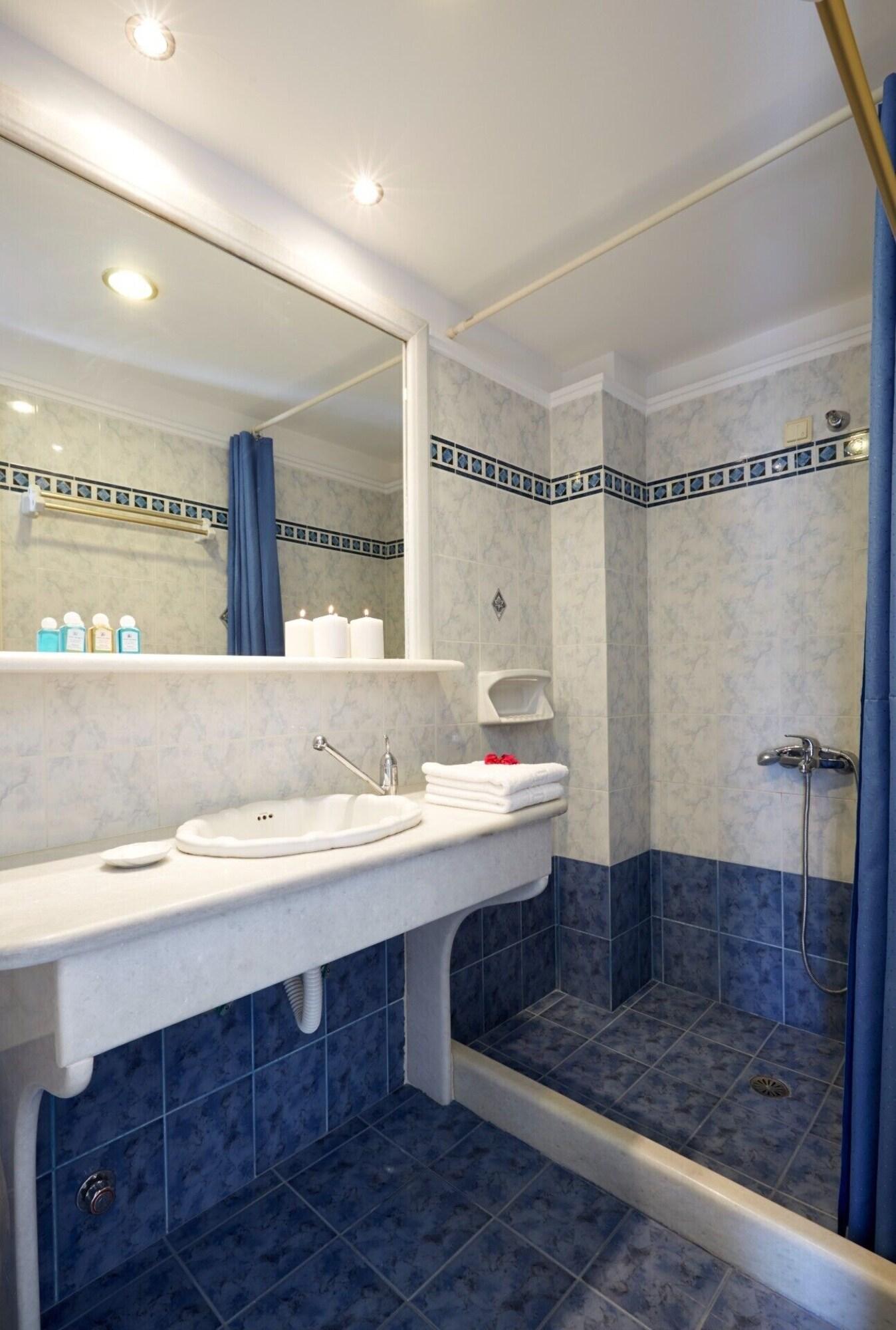 Double Queen Size Bed