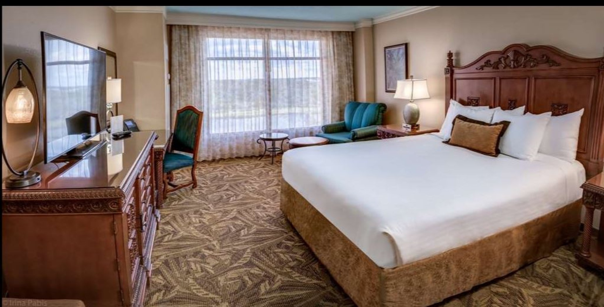 Double Deluxe King Bed