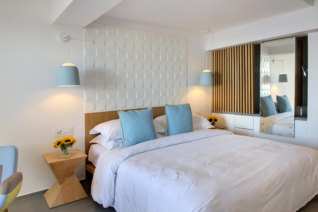 Junior Suite Side Sea View