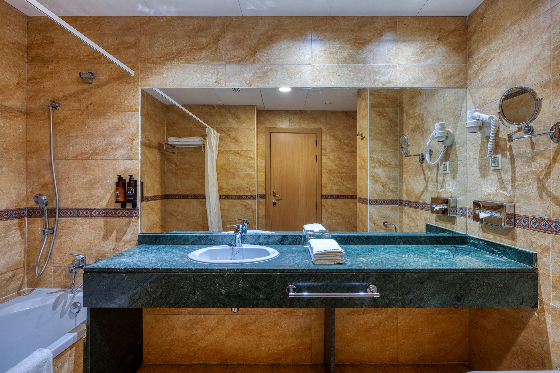 Double or Twin Standard