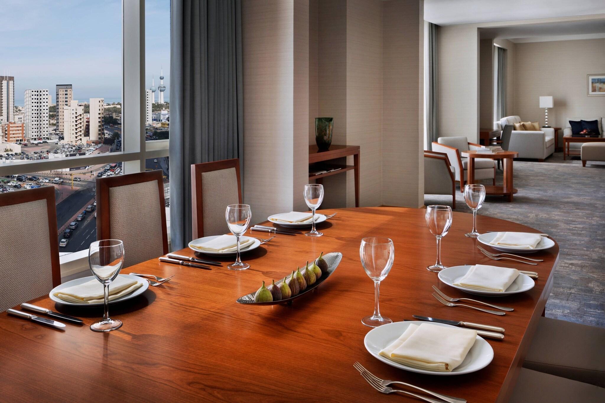 Suite King Bed Smoking