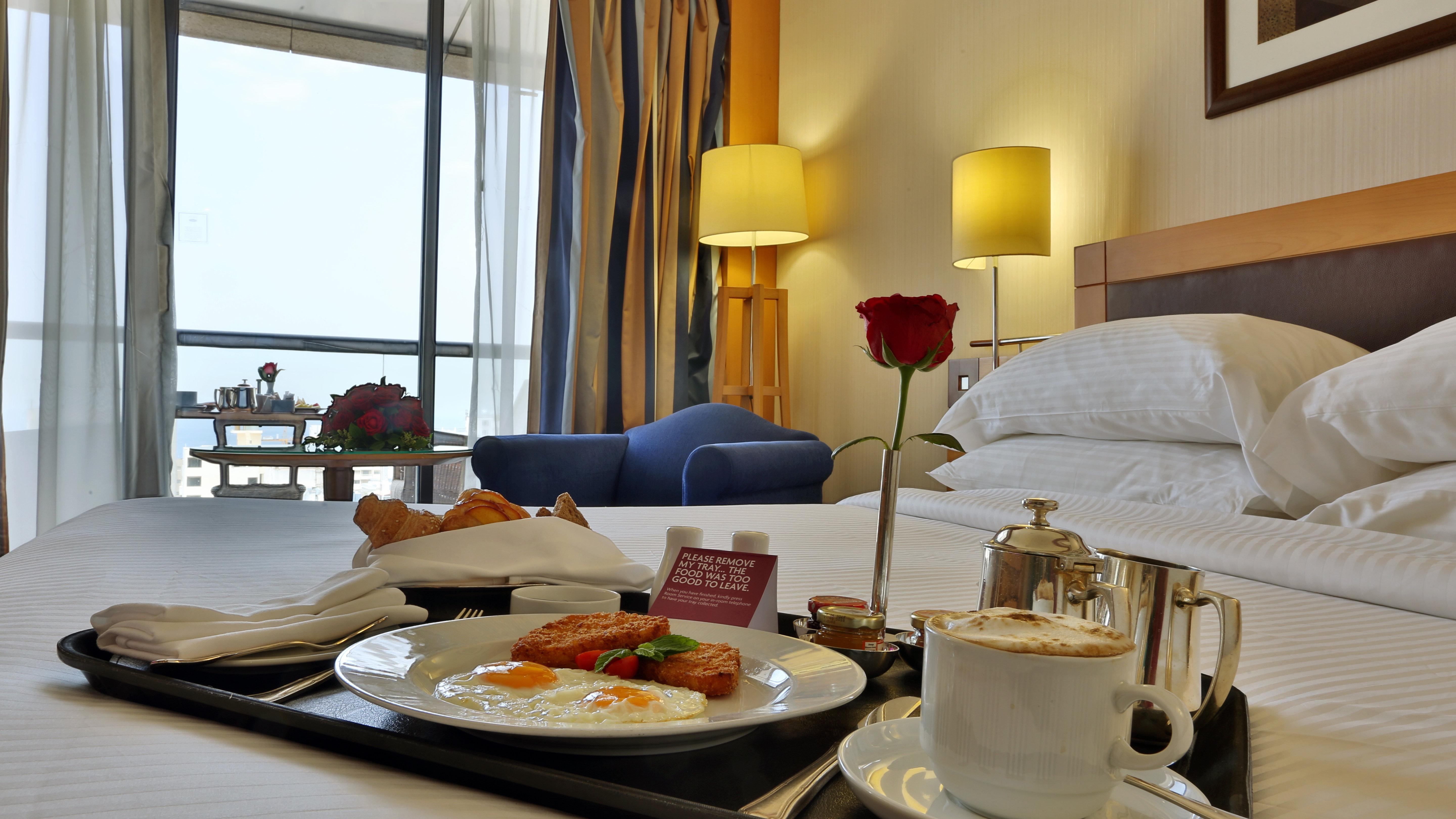 Double Club King Bed