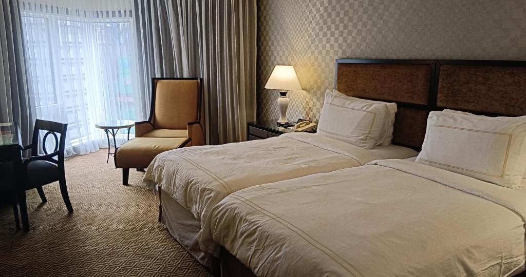 Triple Deluxe Two Beds