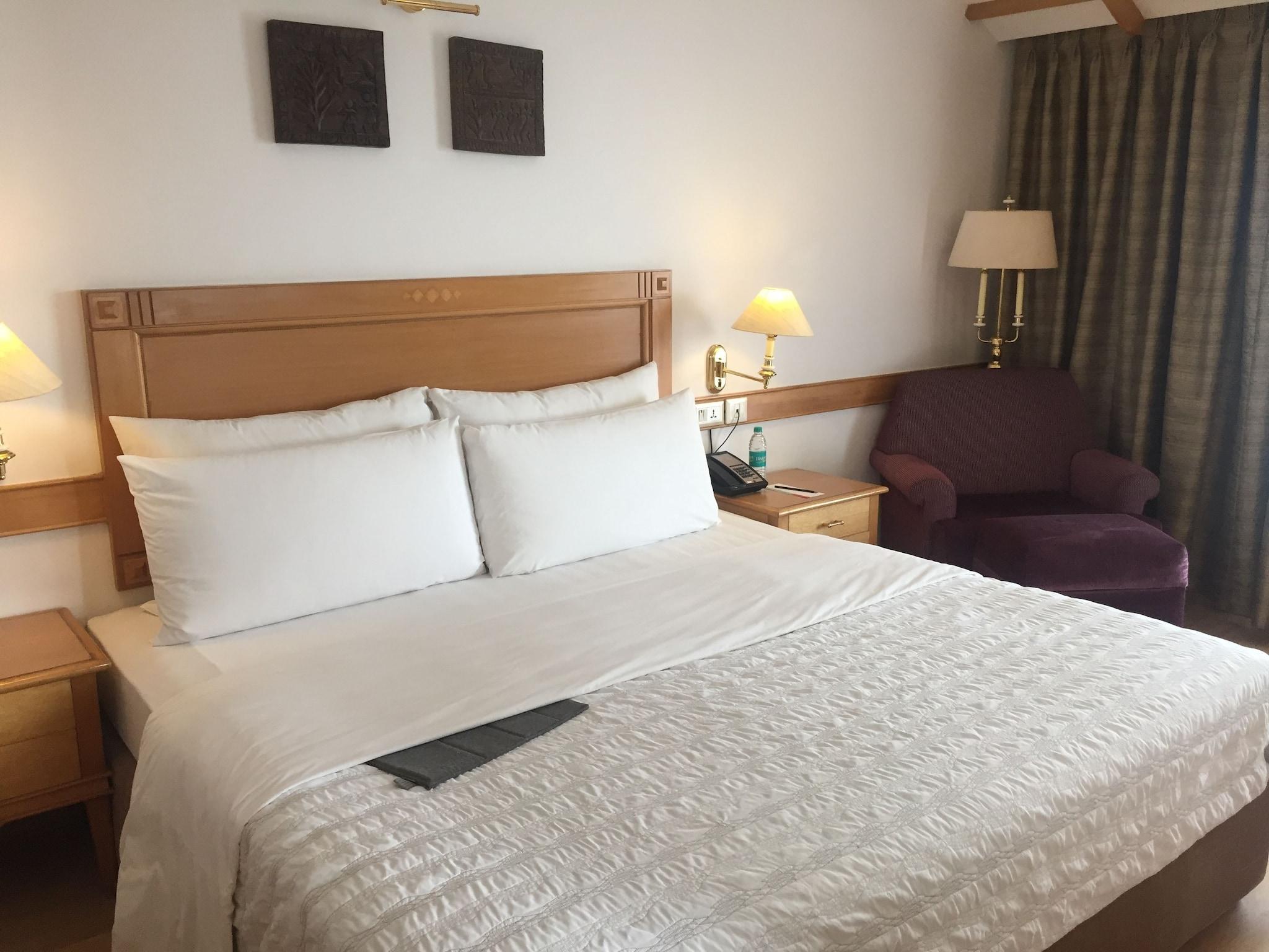 Double Garden View King Bed