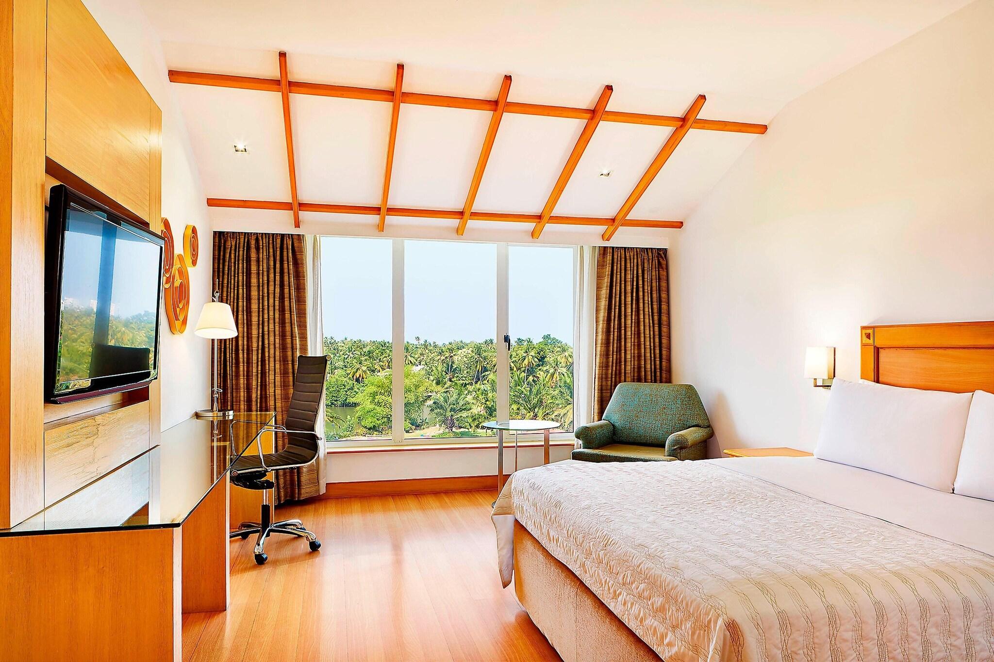 Double Garden View King Bed